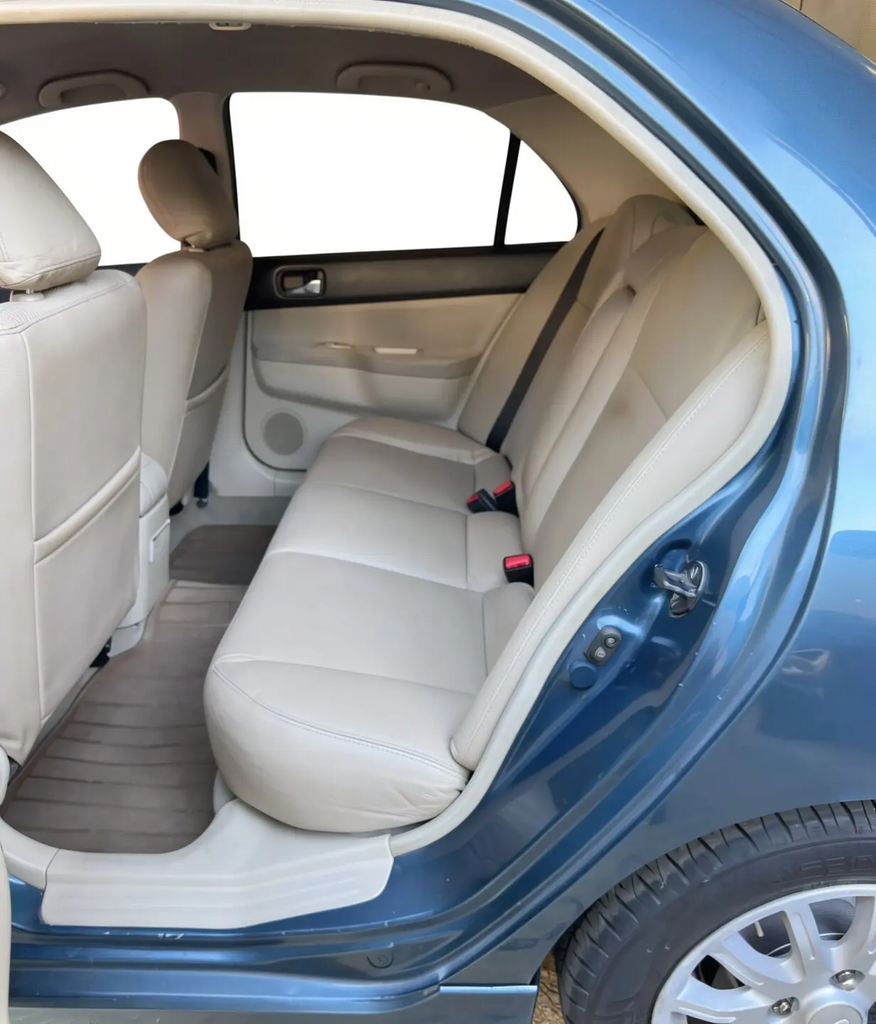 2011 Mitsubishi Lancer Touring — foto 5