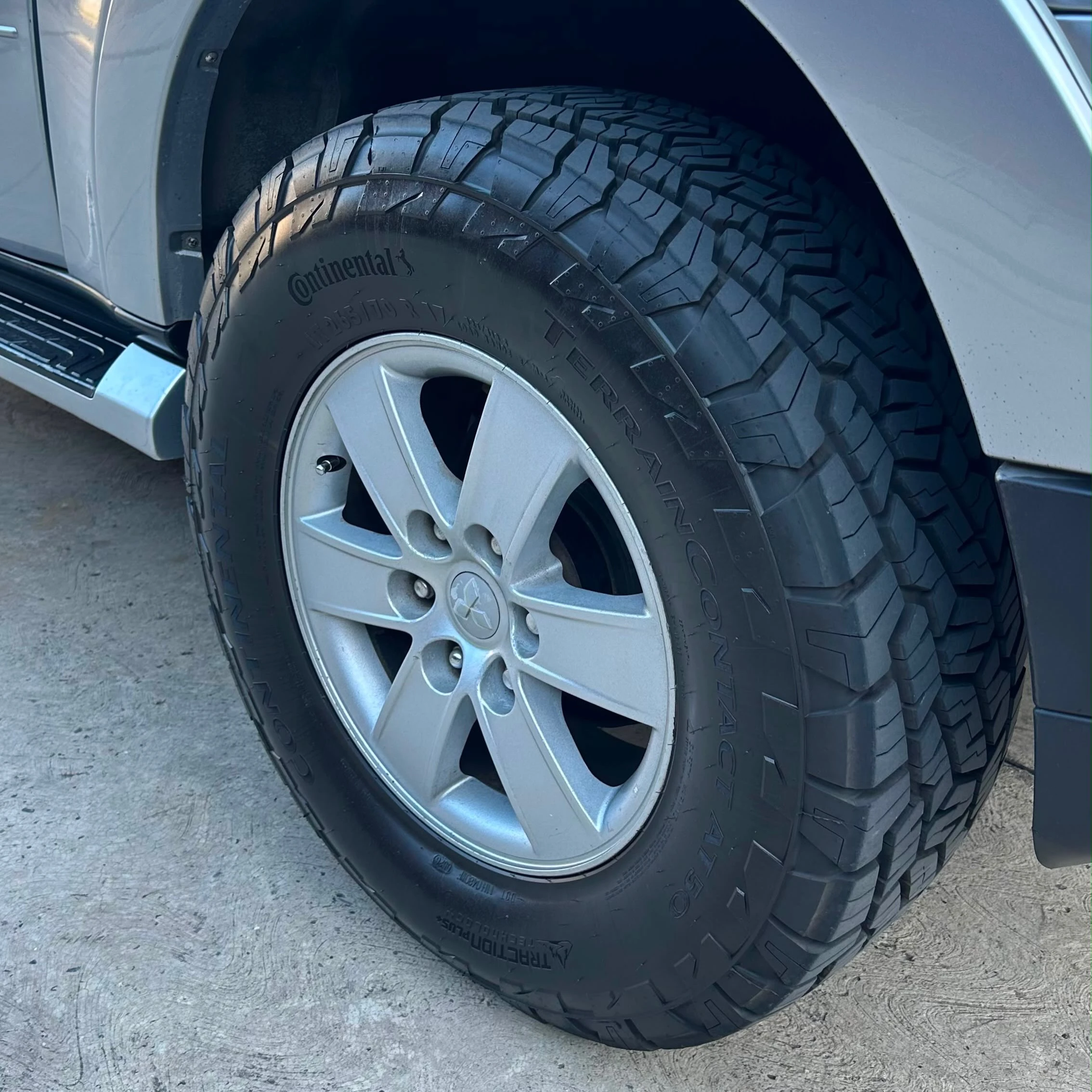 2008 Mitsubishi Montero Sport — foto 9