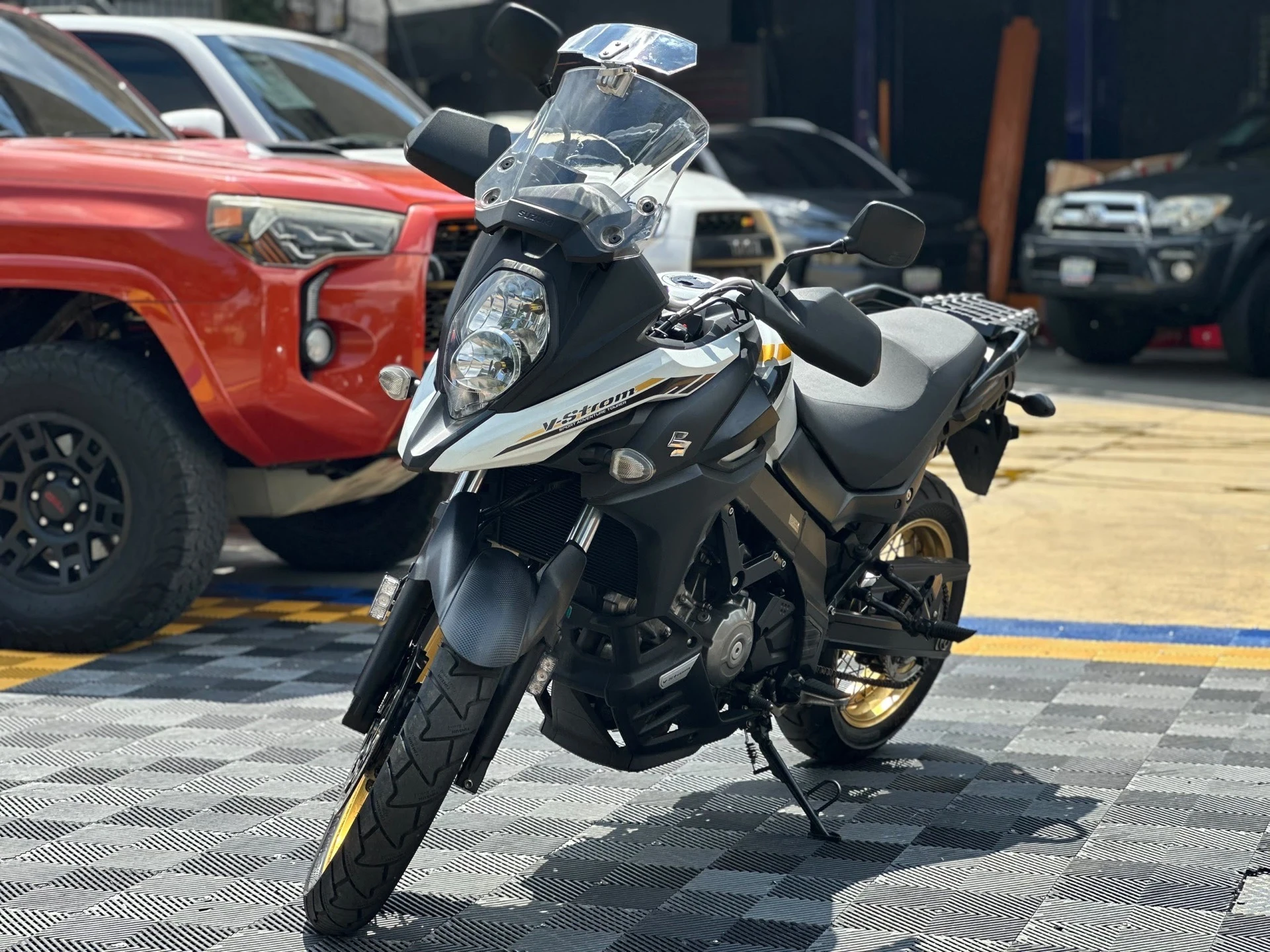 2024 Suzuki V-Strom 650