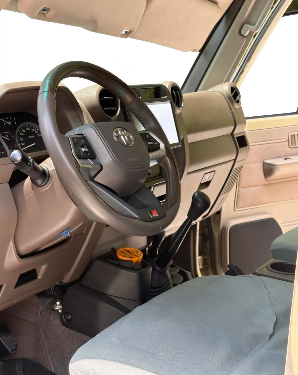 2021 Toyota Land Cruiser S76 2021 — foto 2