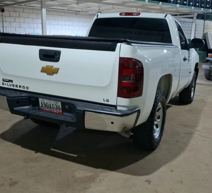 2014 Chevrolet Silverado La — foto 2