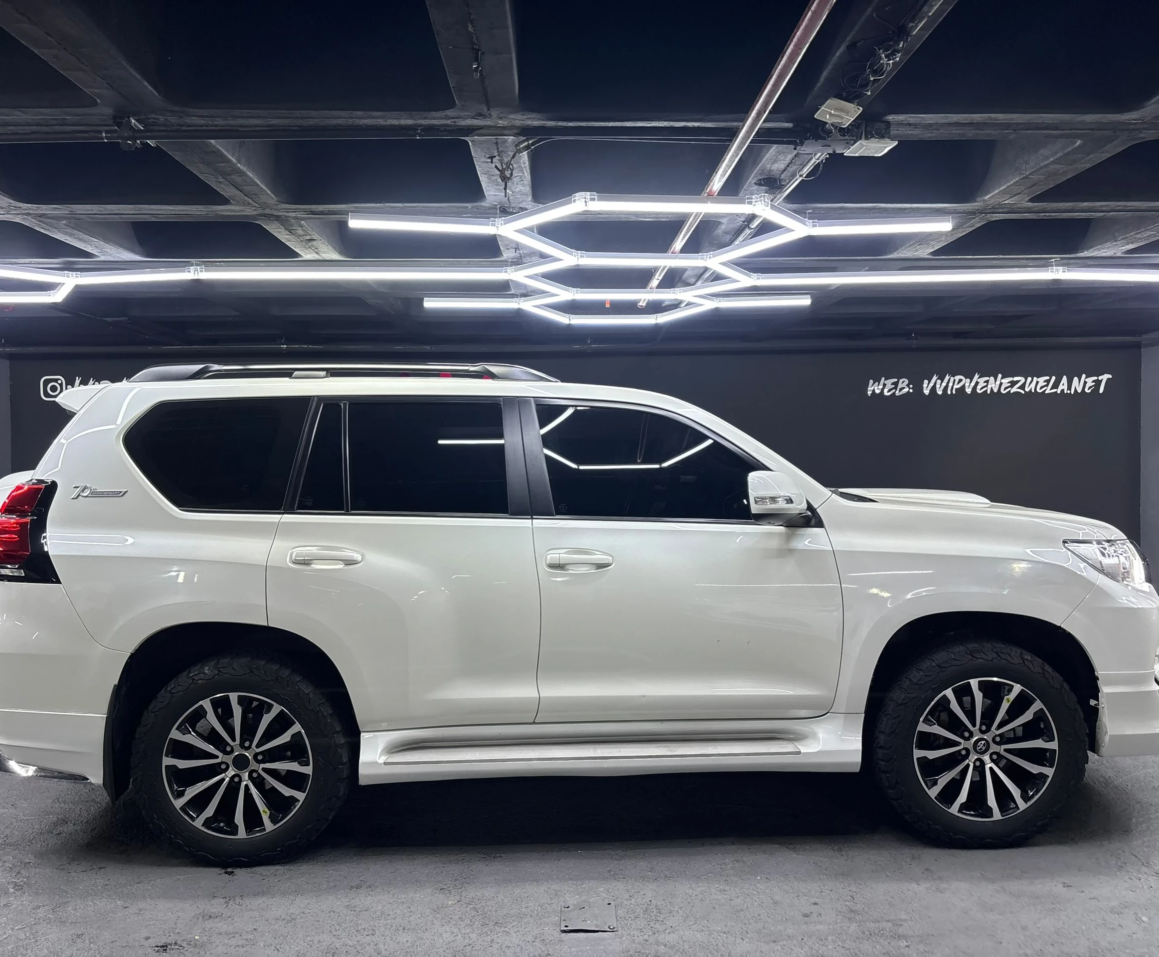 2023 Toyota Land Cruiser Prado VX 70 aniversario Dubai — foto 6