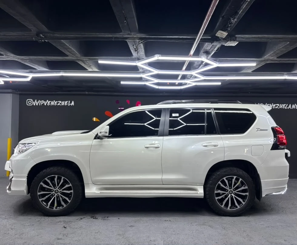2023 Toyota Land Cruiser Prado VX 70 aniversario Dubai — foto 7