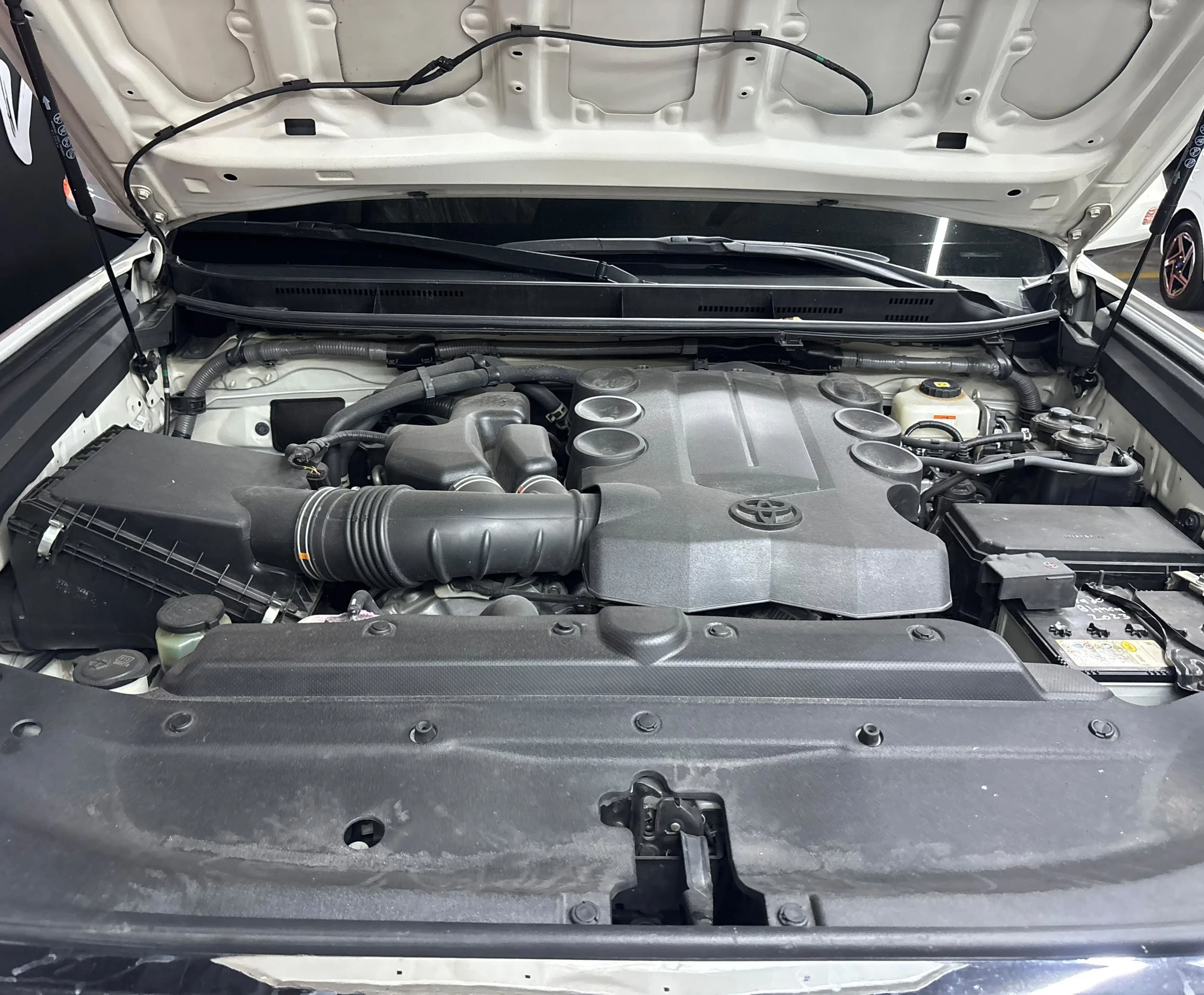 2023 Toyota Land Cruiser Prado VX 70 aniversario Dubai — foto 17