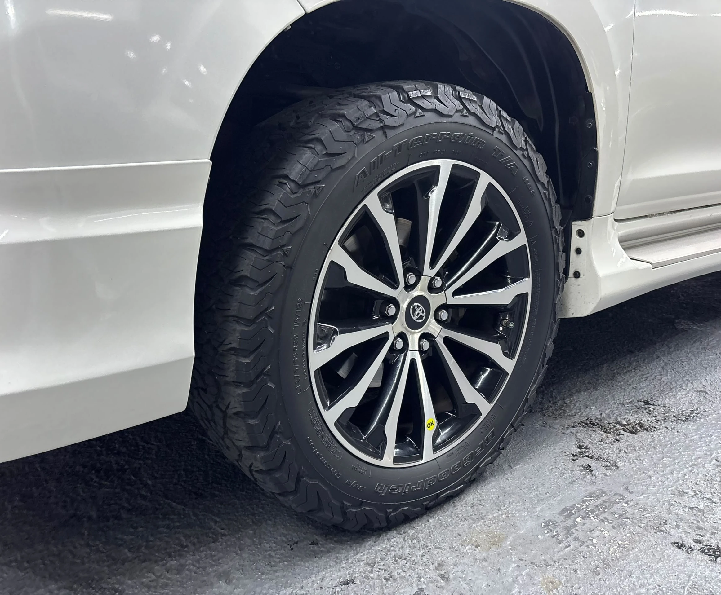 2023 Toyota Land Cruiser Prado VX 70 aniversario Dubai — foto 18
