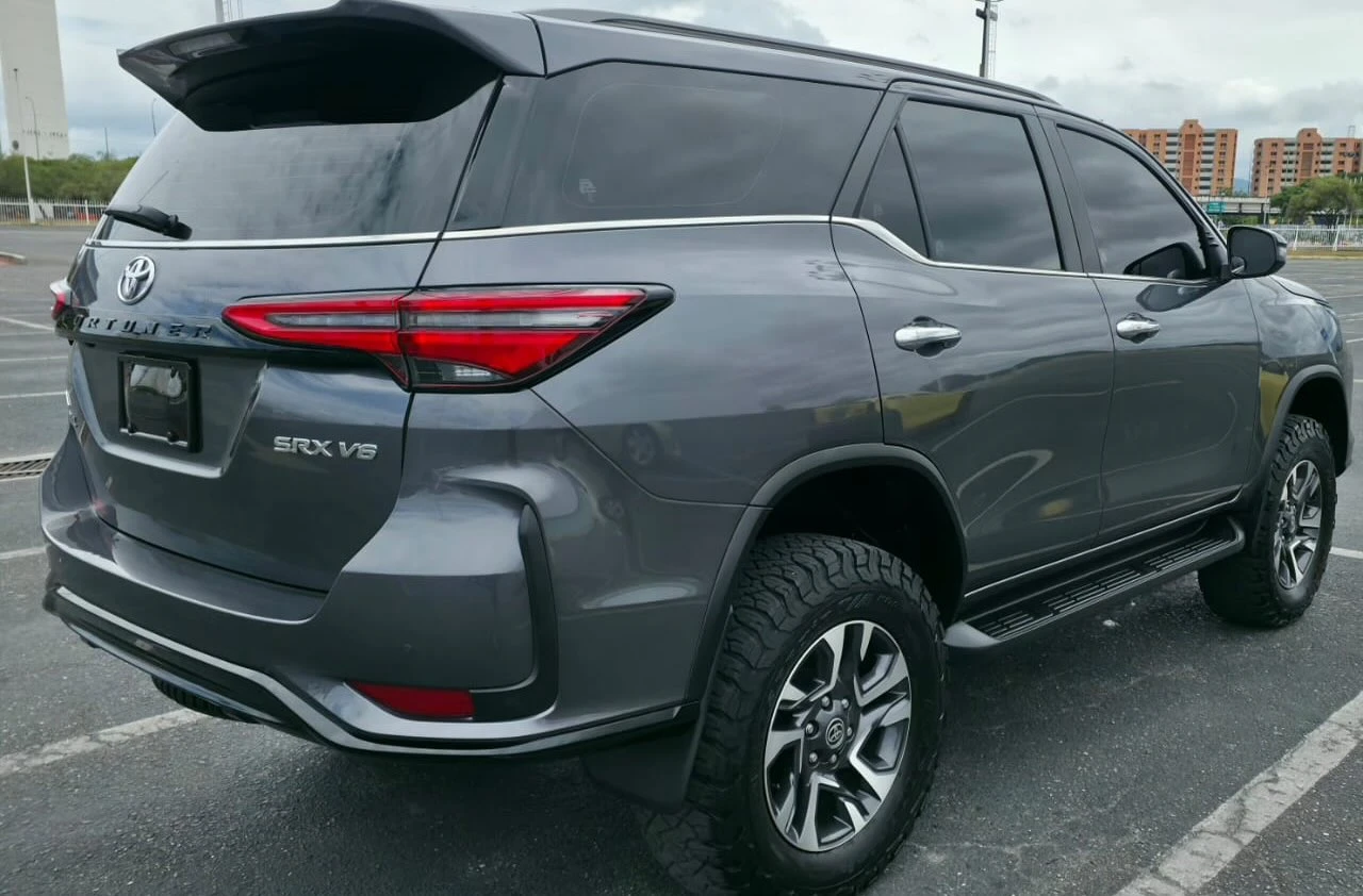 2025 Toyota Fortuner SW4 — foto 3