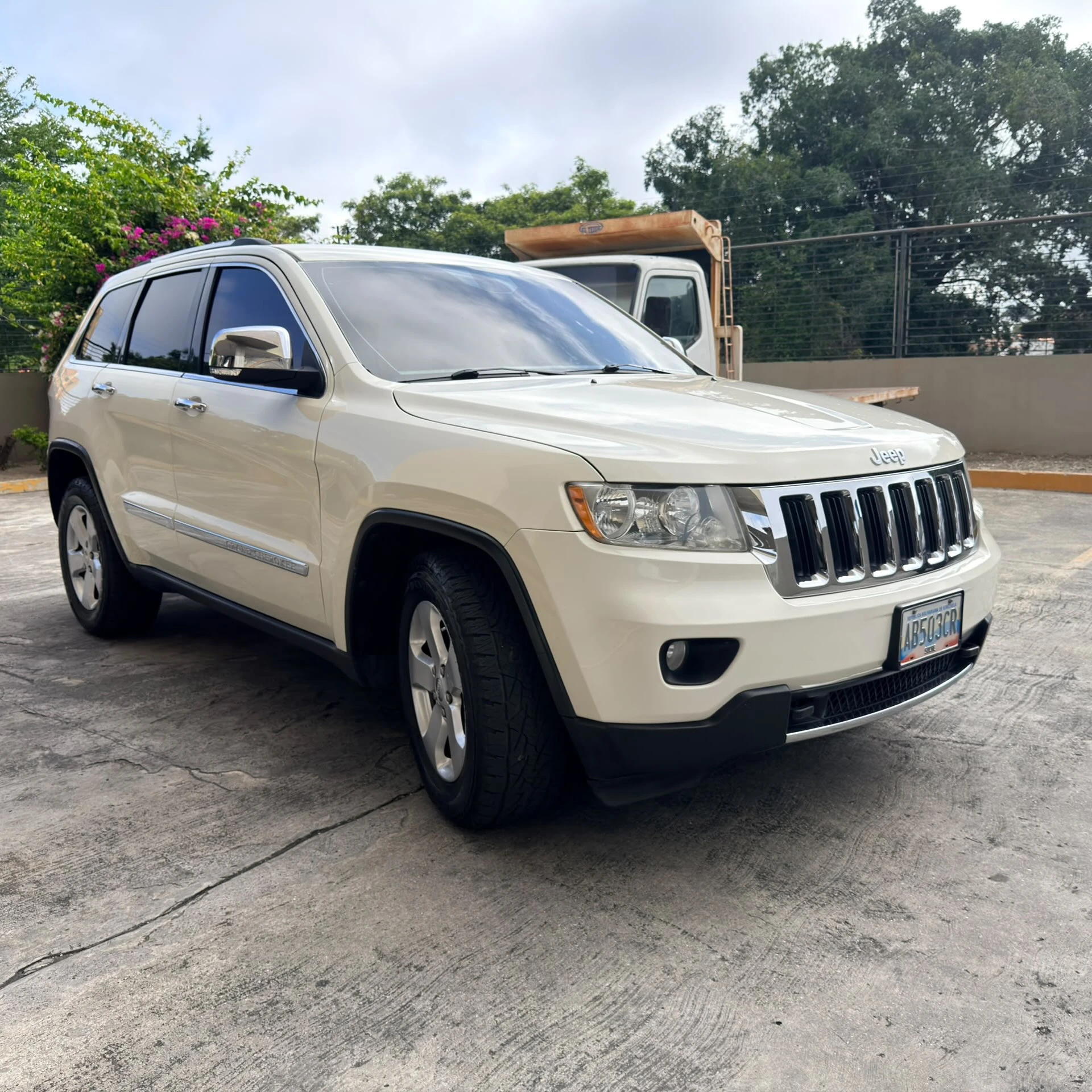 2013 Jeep Grand Cherokee Limited — foto 2