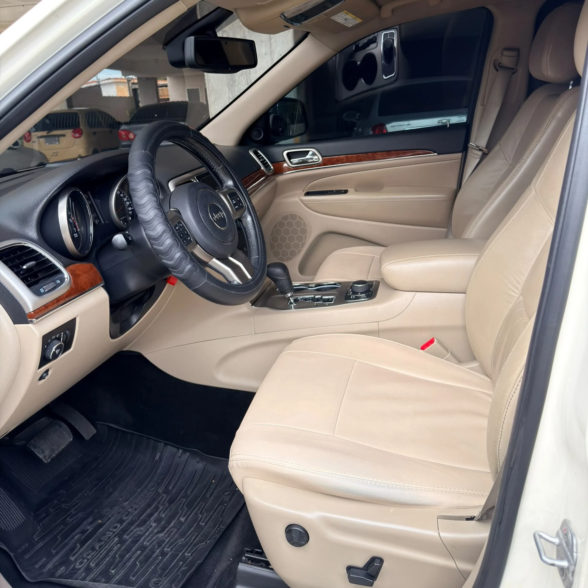 2013 Jeep Grand Cherokee Limited — foto 7
