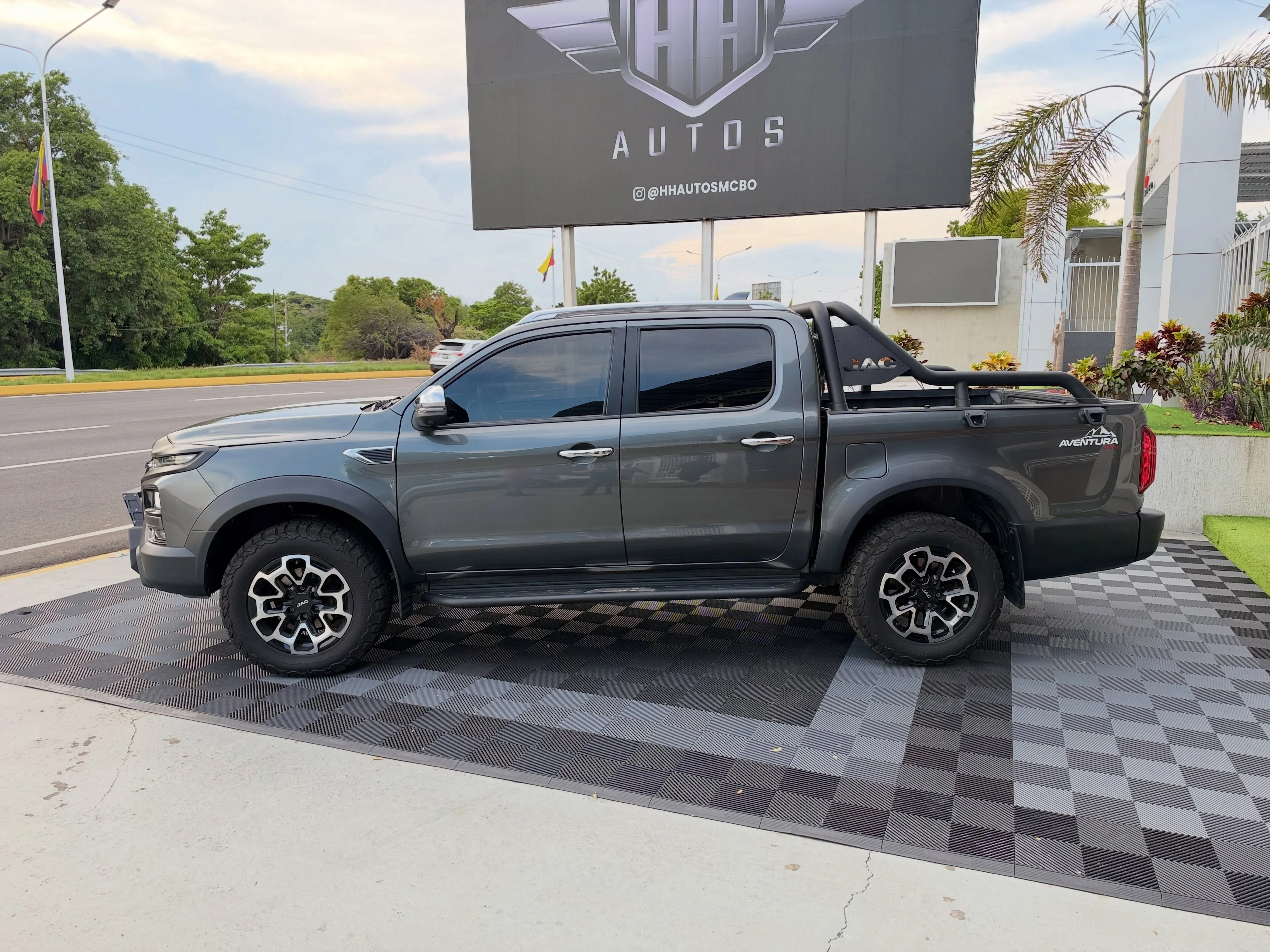 2025 JAC T9 — foto 3