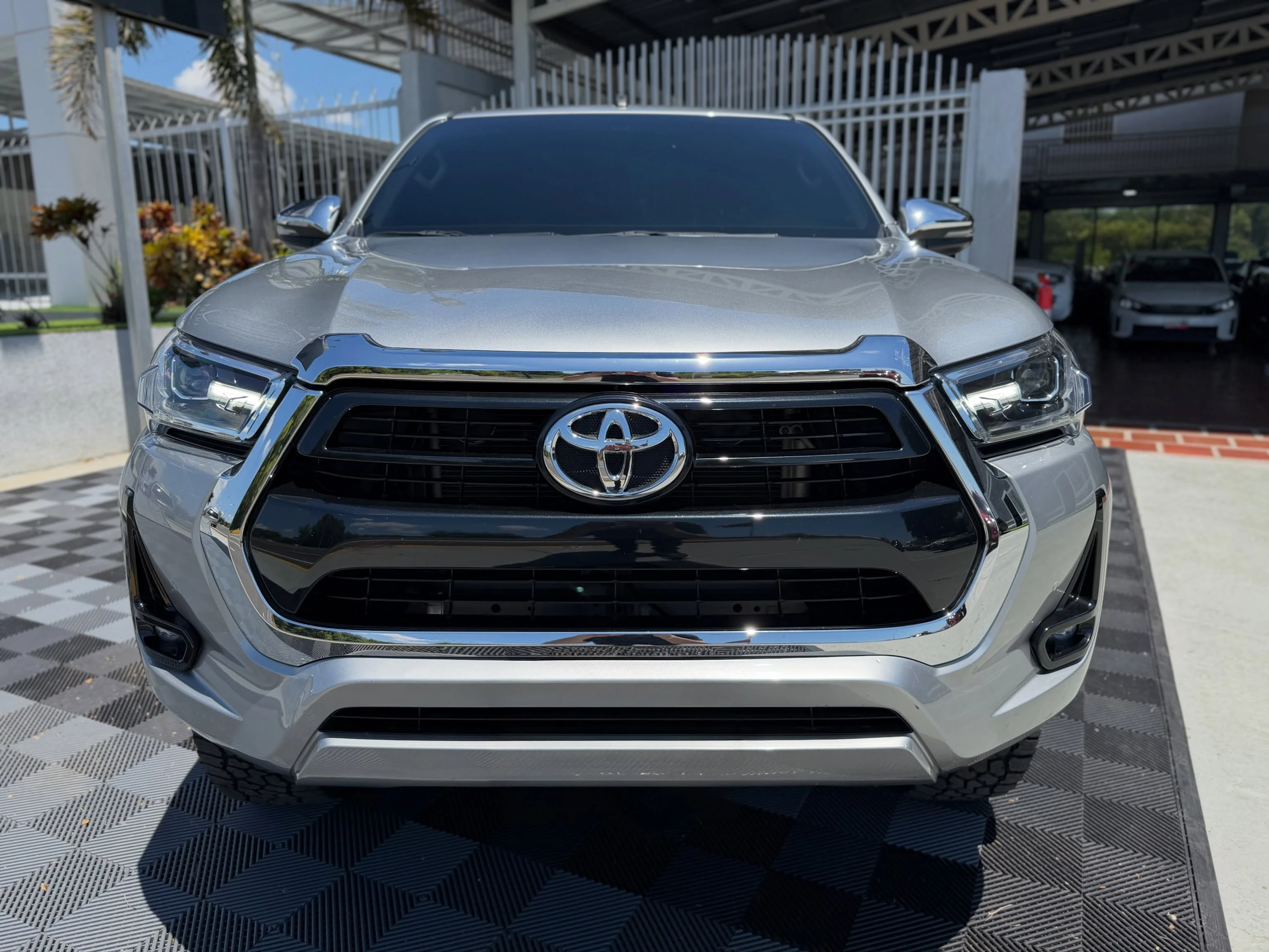 2024 Toyota Hilux V6