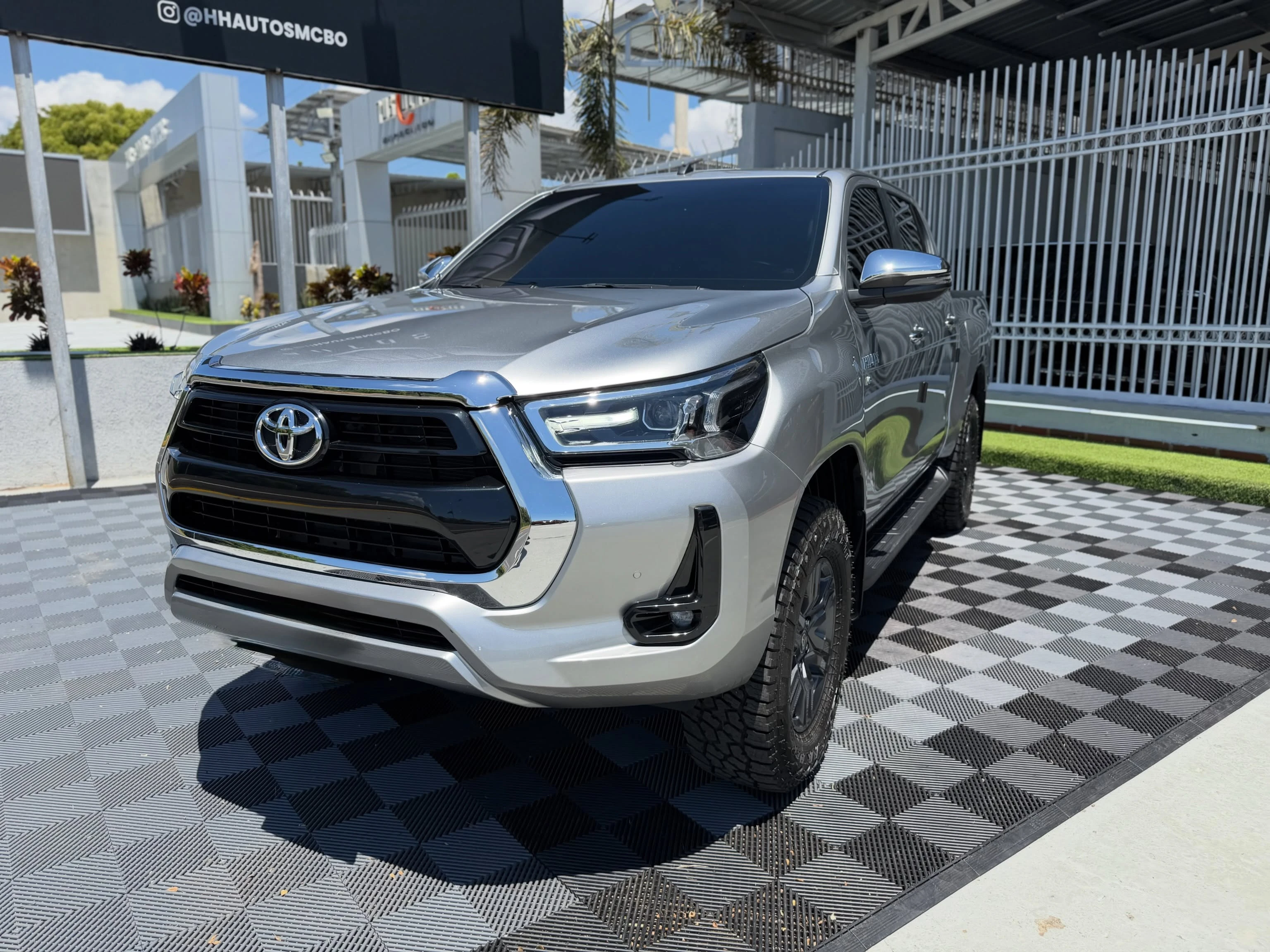 2024 Toyota Hilux V6 — foto 2