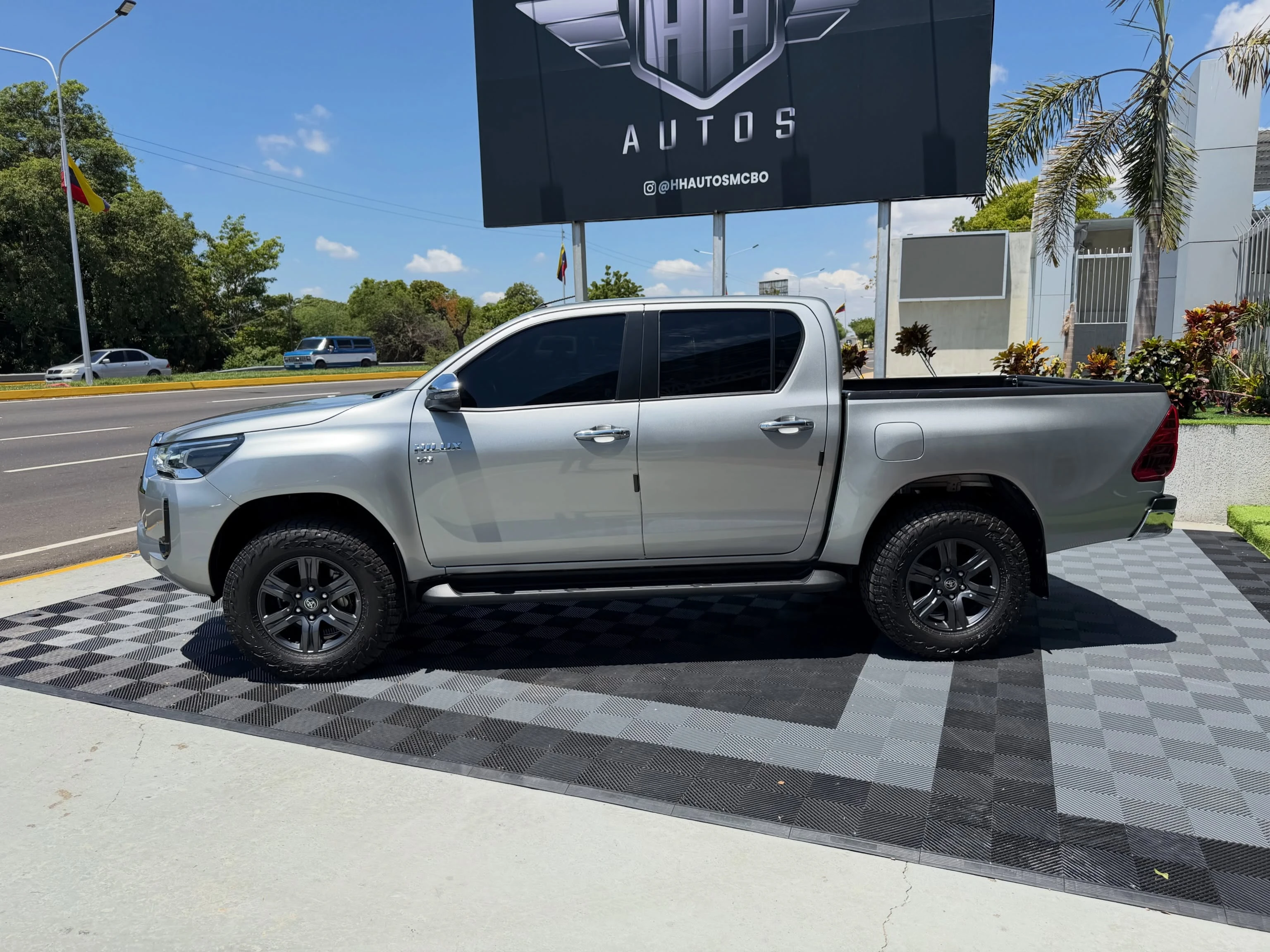 2024 Toyota Hilux V6 — foto 3