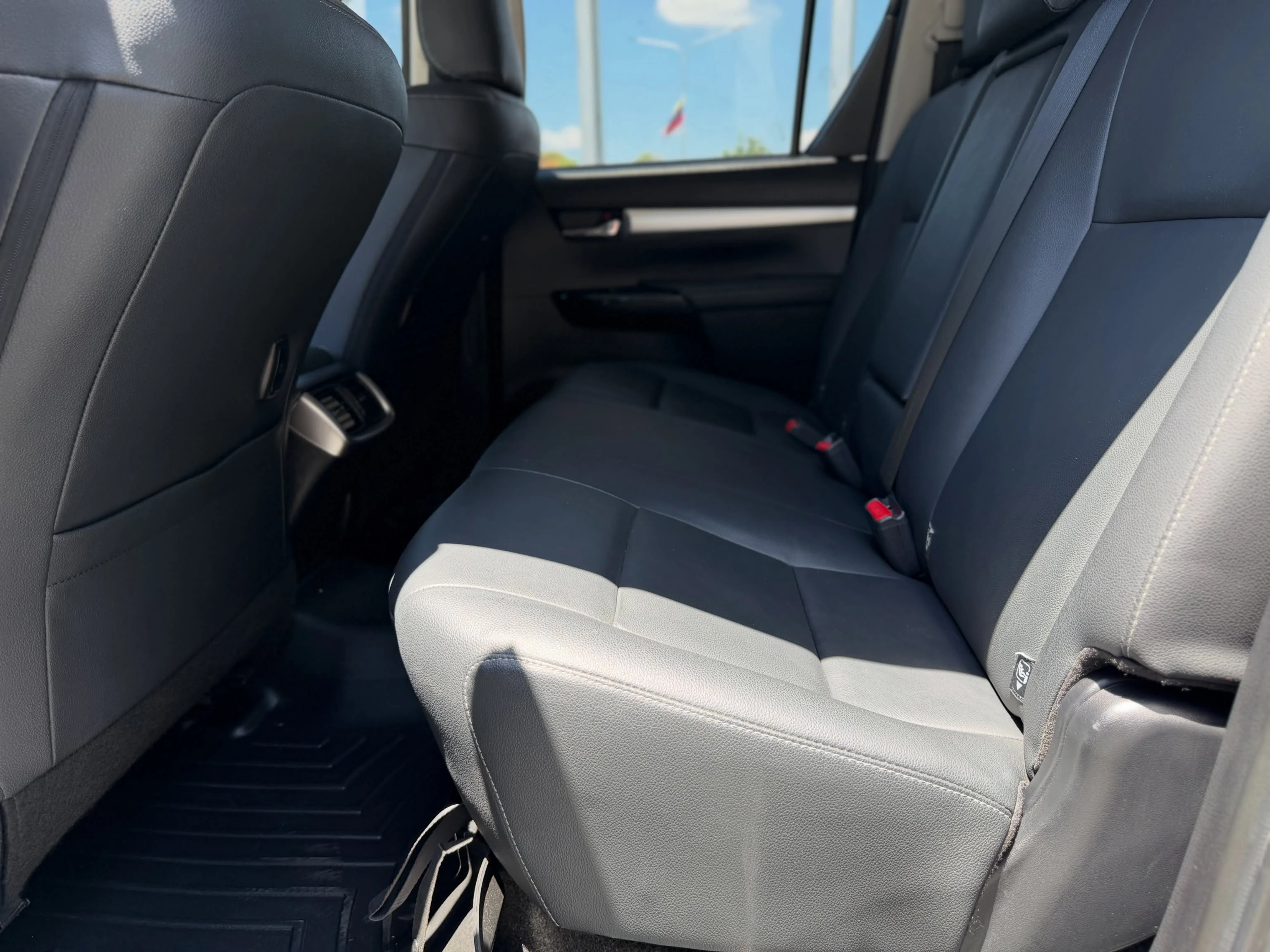 2024 Toyota Hilux V6 — foto 7