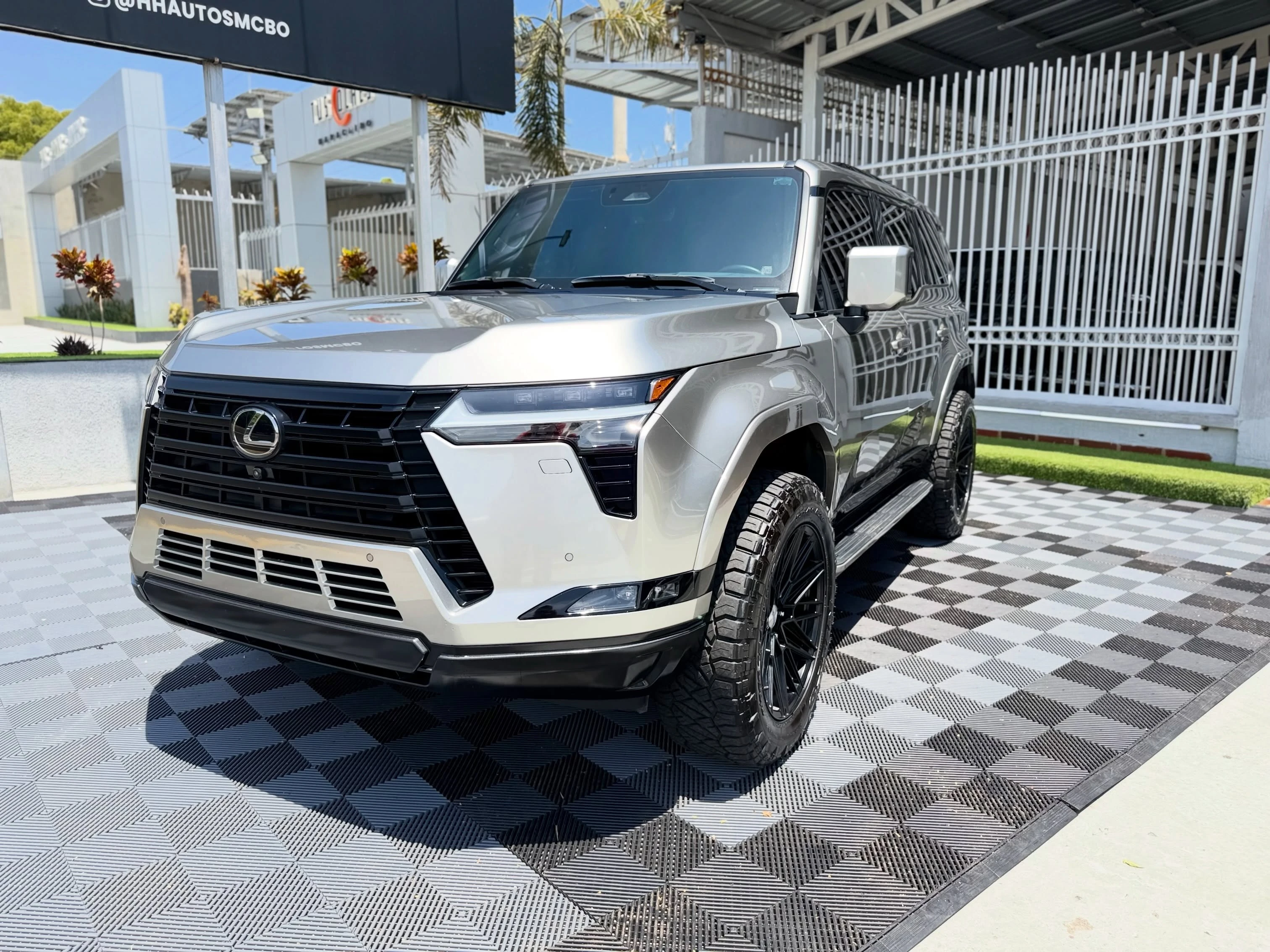 2025 Lexus GX 550 Sport — photo 2
