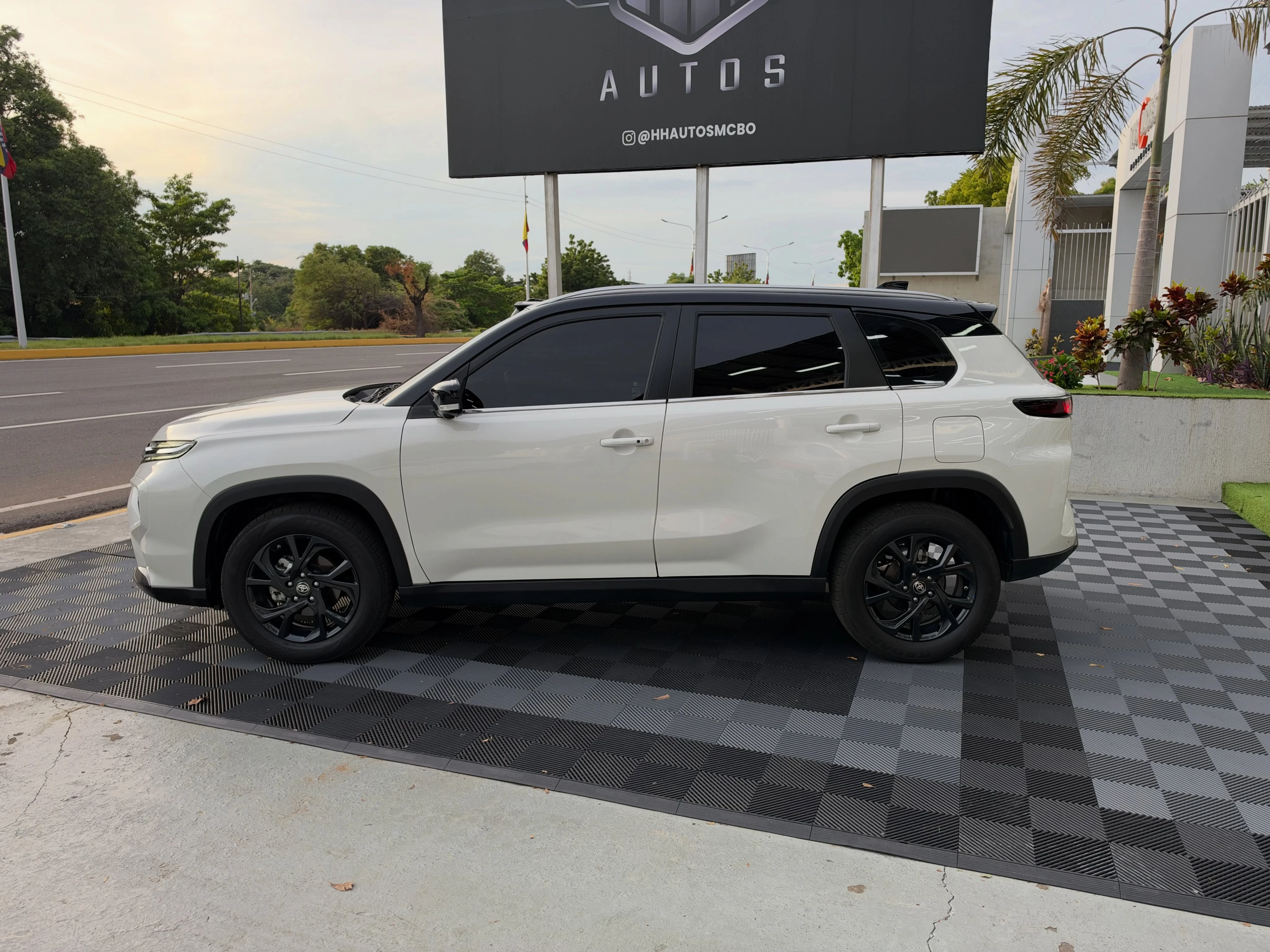2025 Toyota Urban Cruiser — foto 3