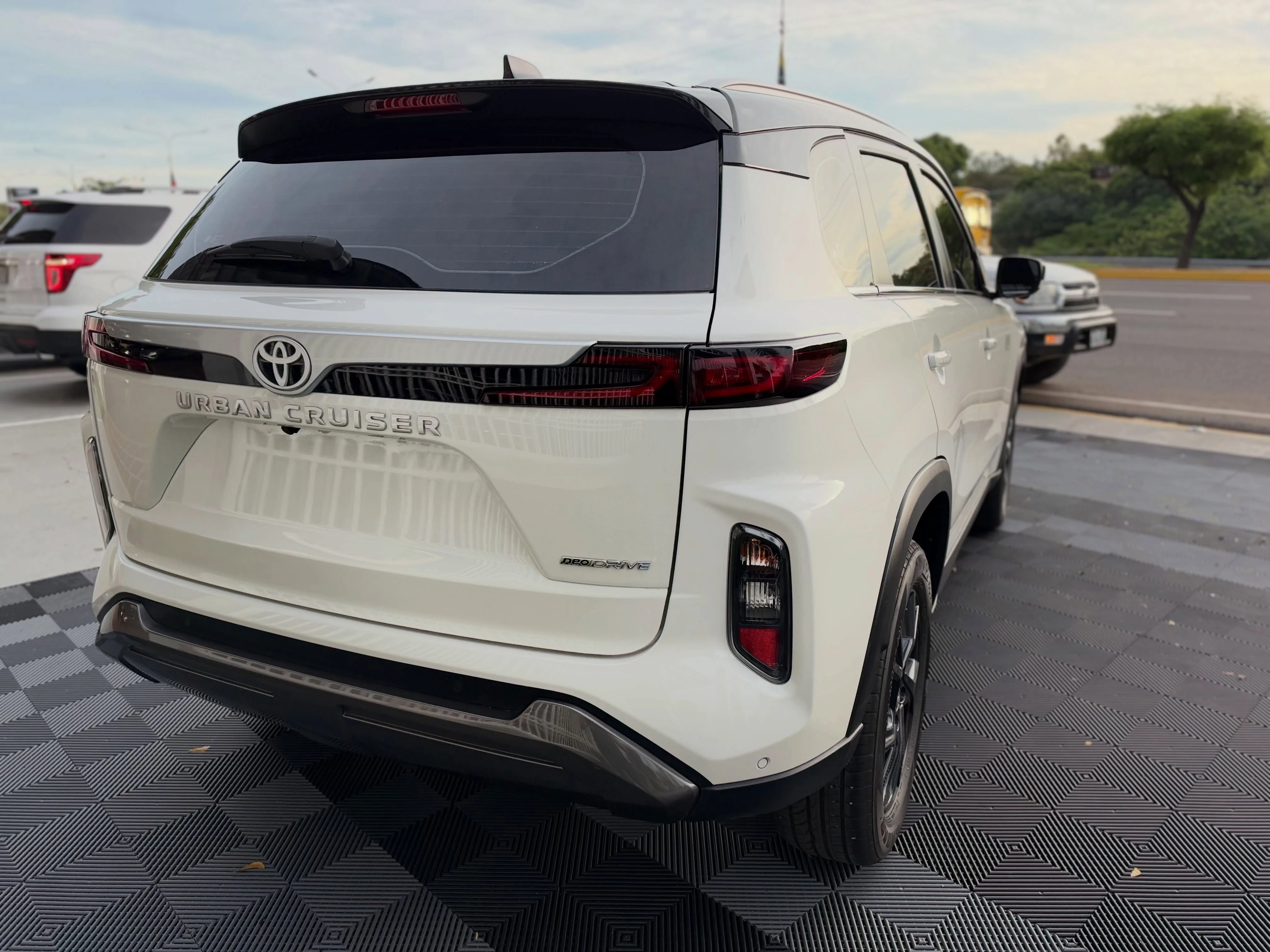 2025 Toyota Urban Cruiser — foto 4