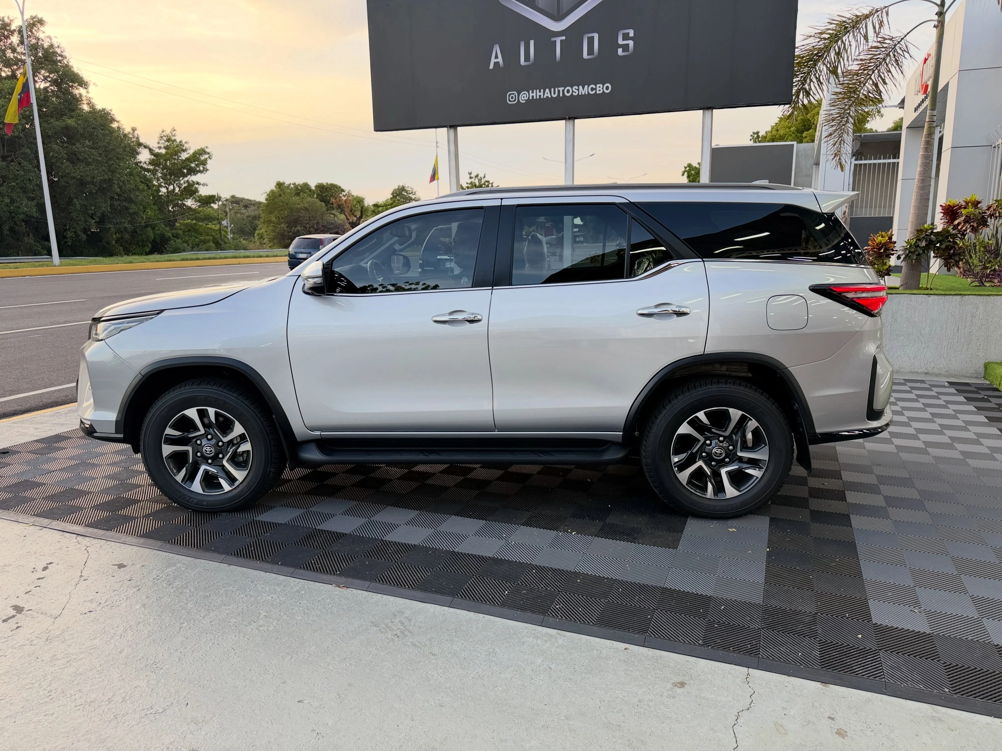 2026 Toyota Fortuner — foto 3