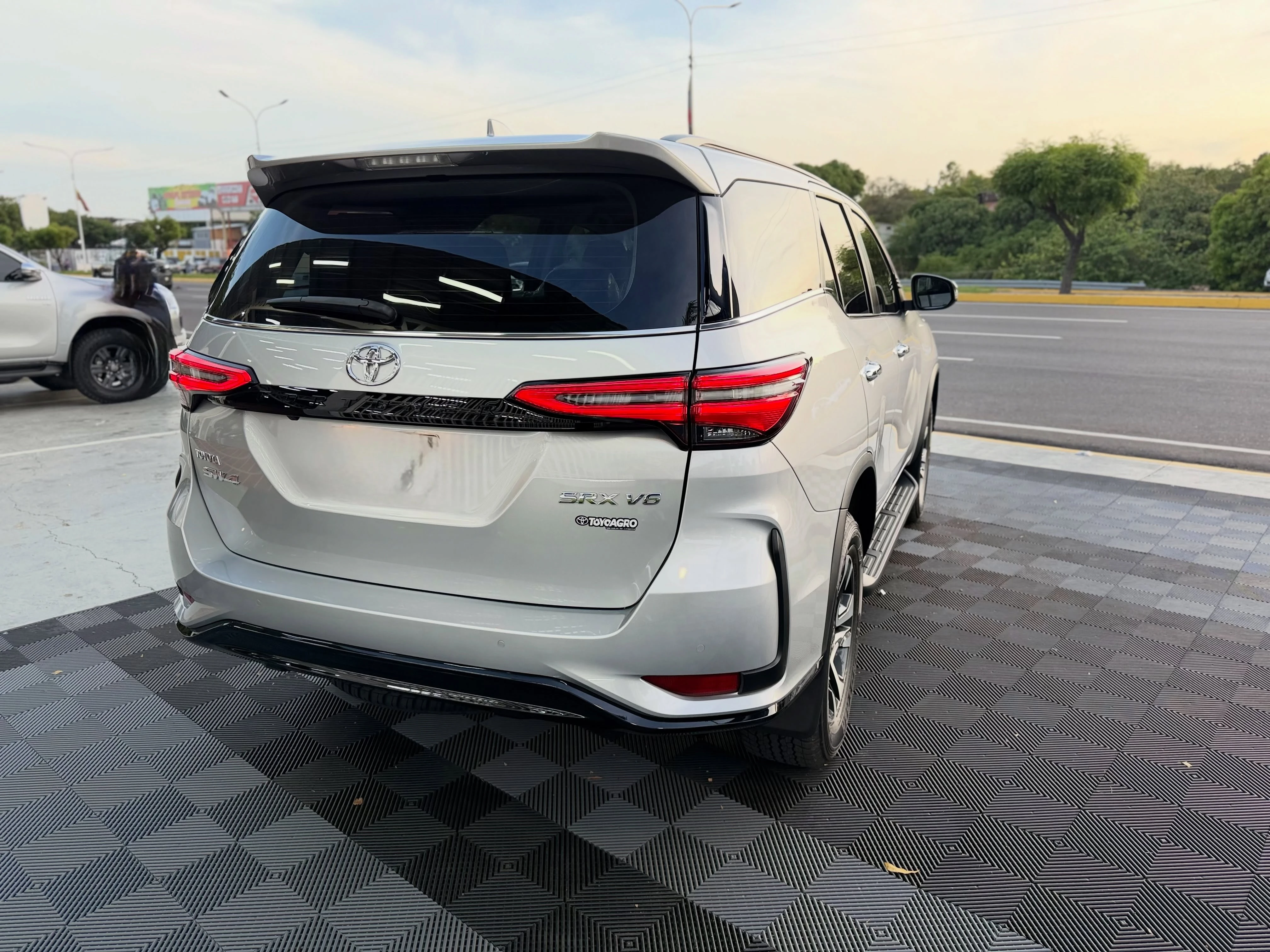 2026 Toyota Fortuner — foto 4