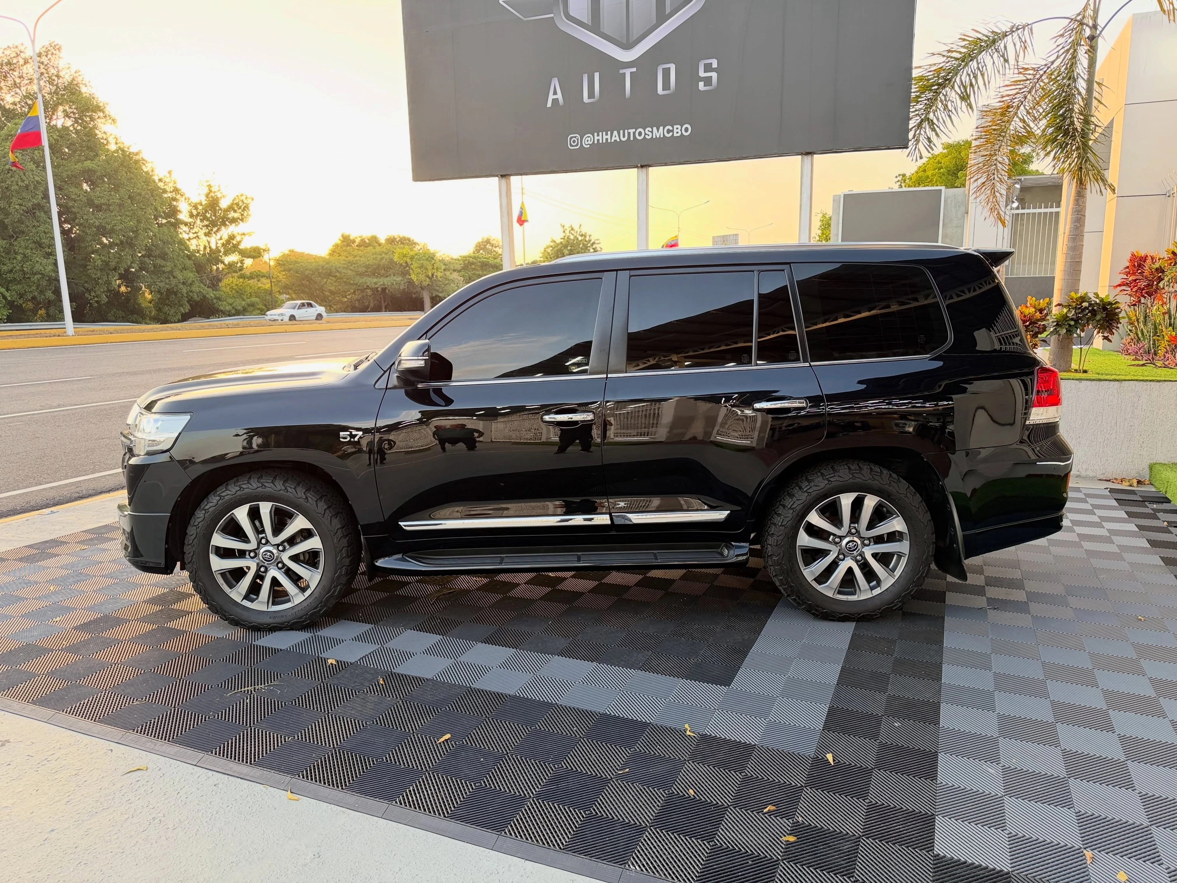2019 Toyota Land Cruiser 200 VXR — foto 3