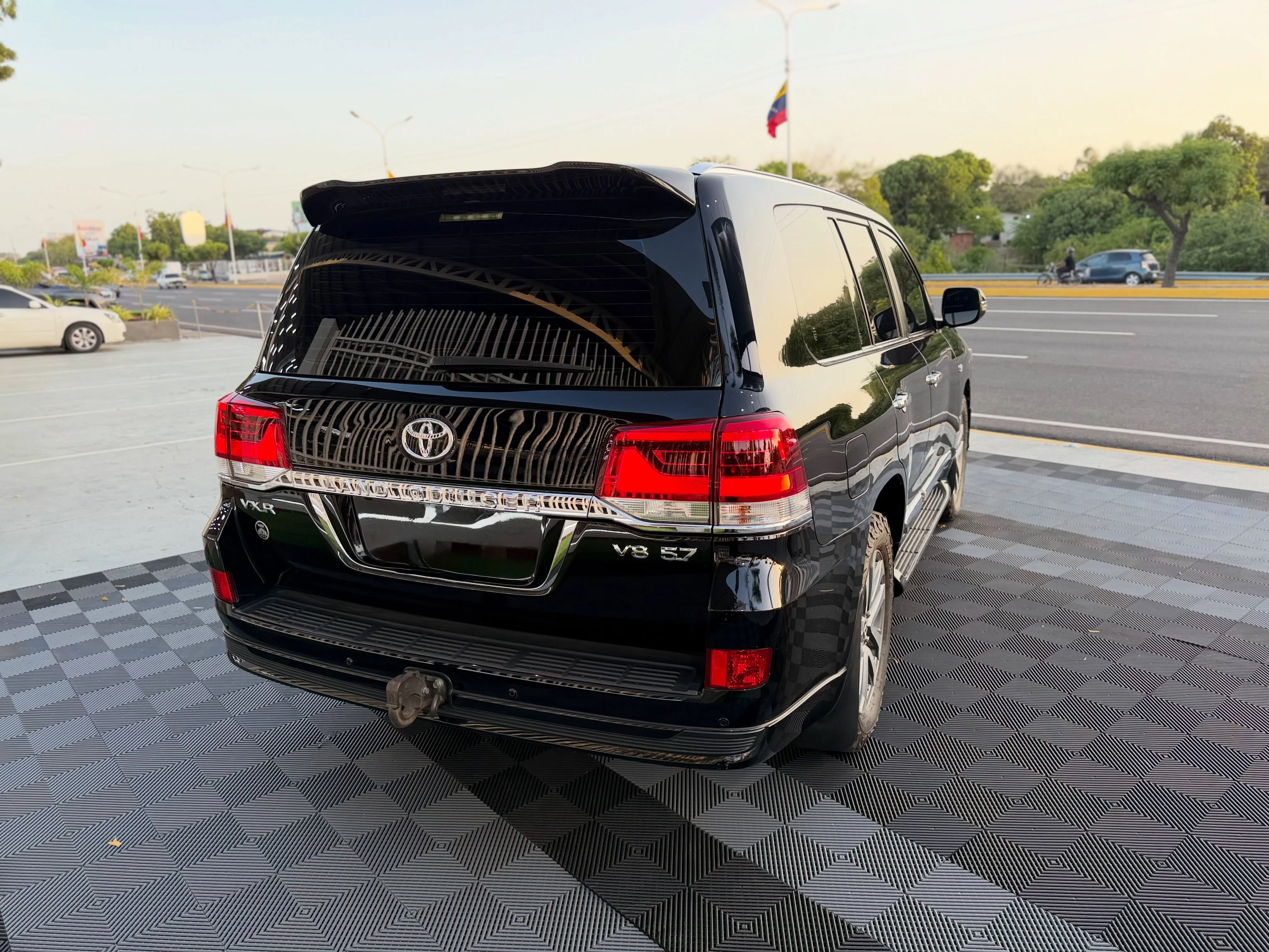 2019 Toyota Land Cruiser 200 VXR — foto 4