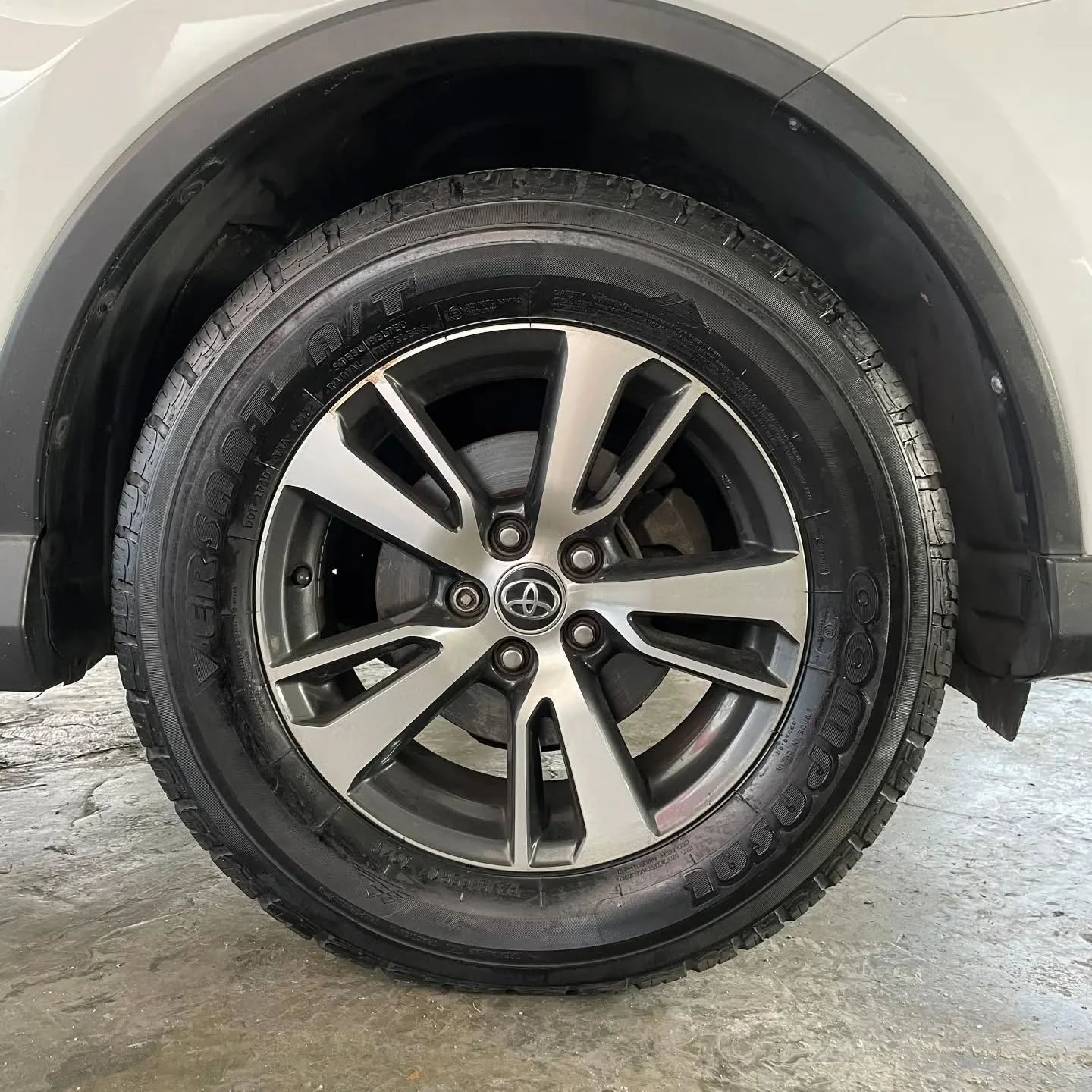 2017 Toyota RAV4 — foto 8