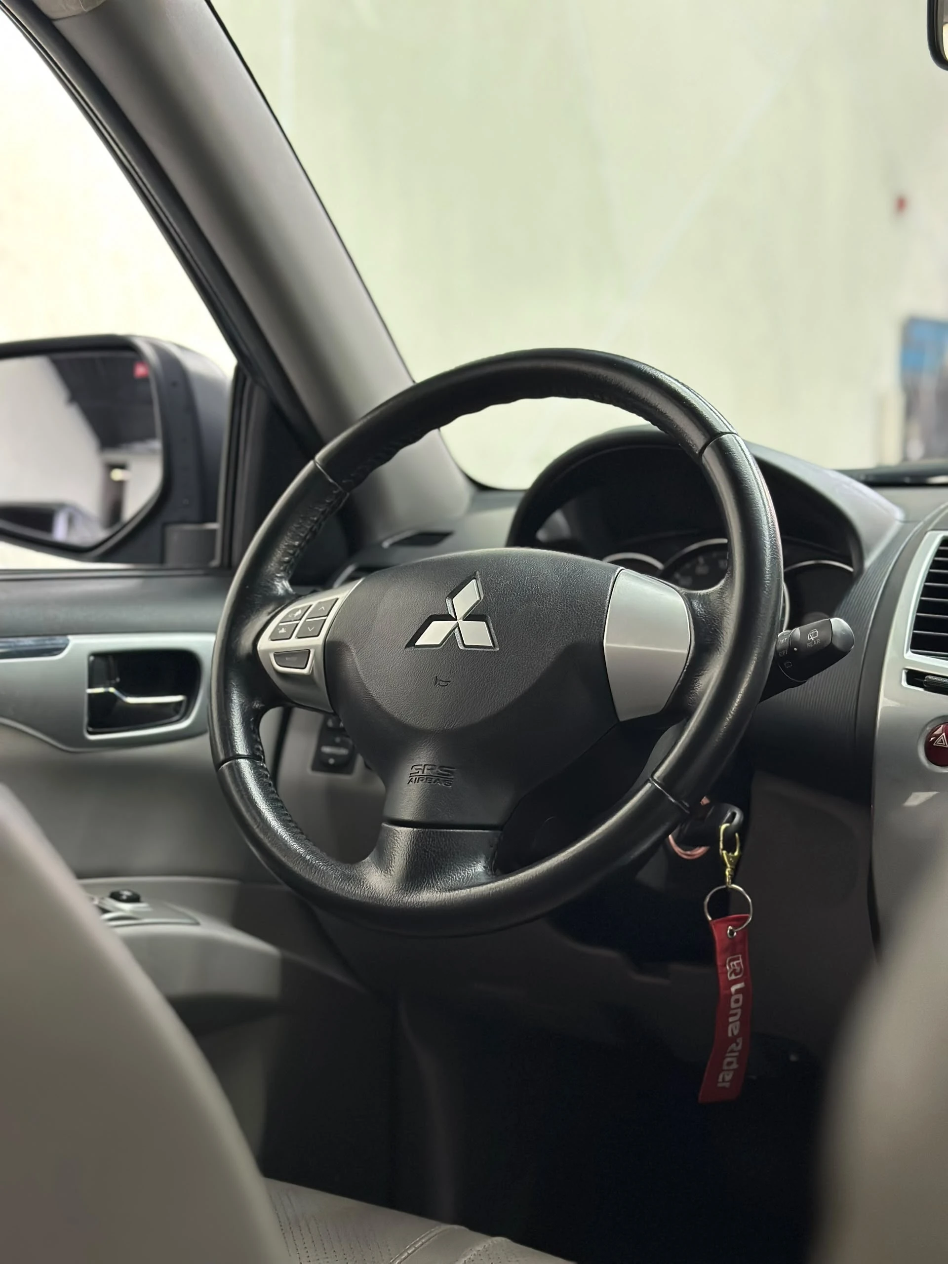 2014 Mitsubishi Montero Sport — foto 9