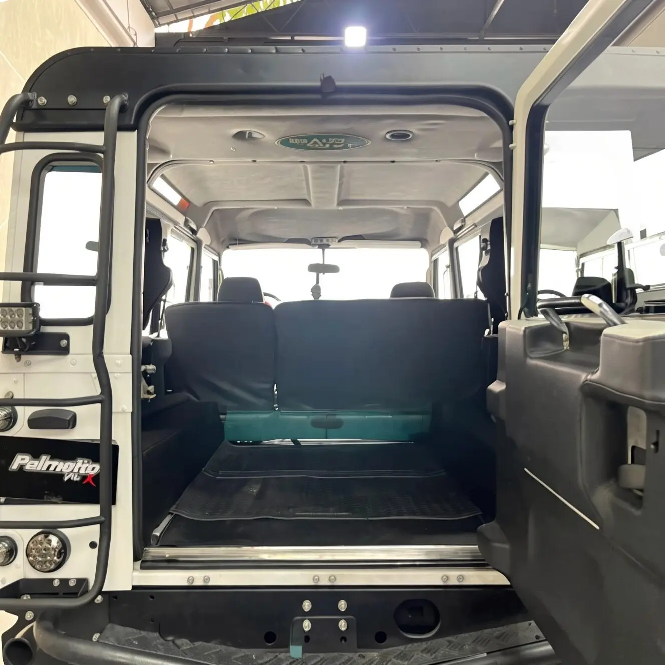 2005 Land Rover Defender 110 — foto 7