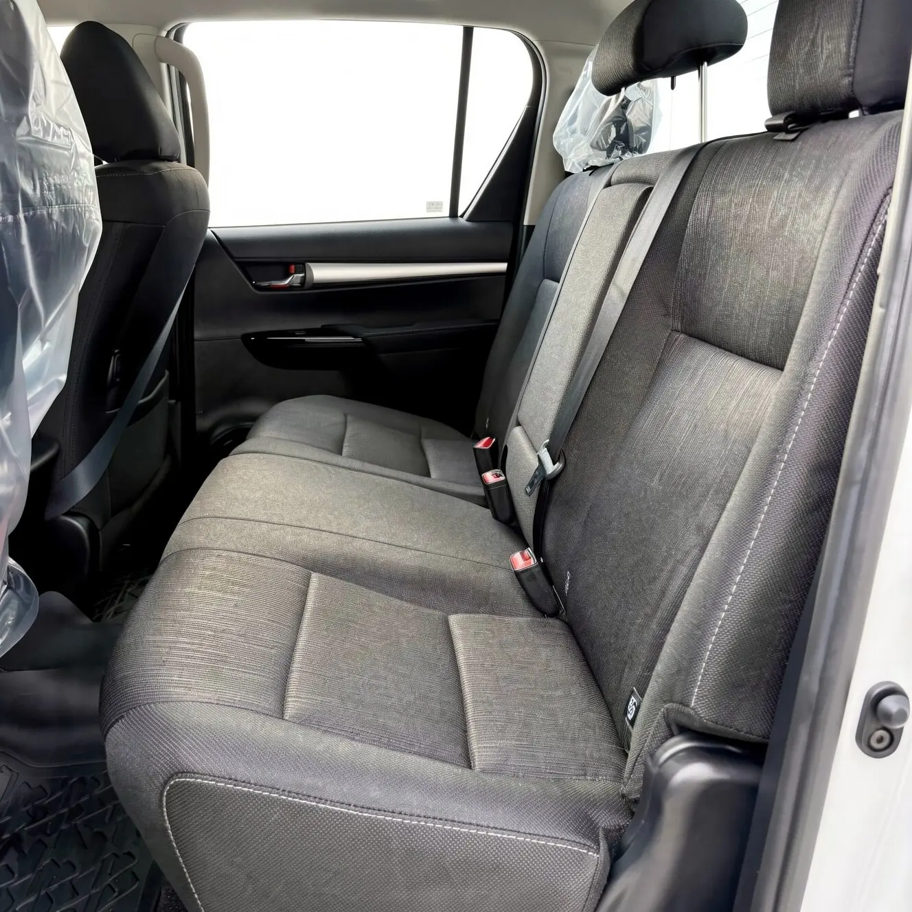 2027 Toyota Hilux — foto 4