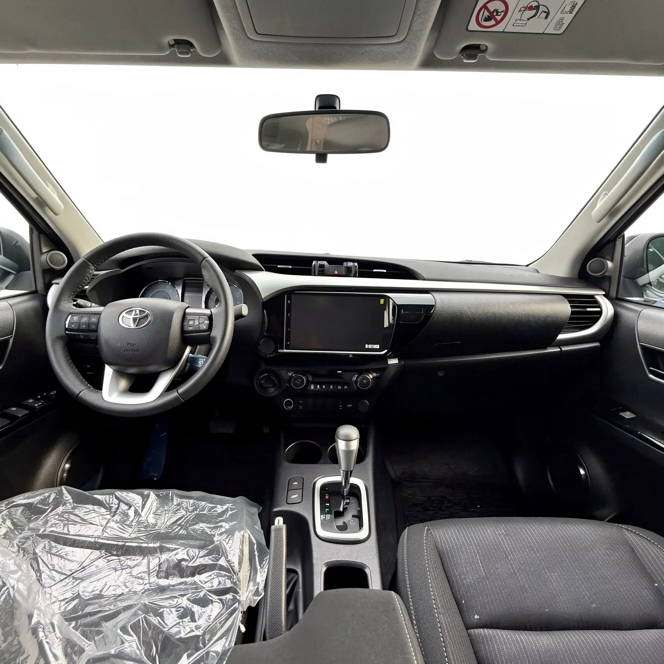2027 Toyota Hilux — foto 5