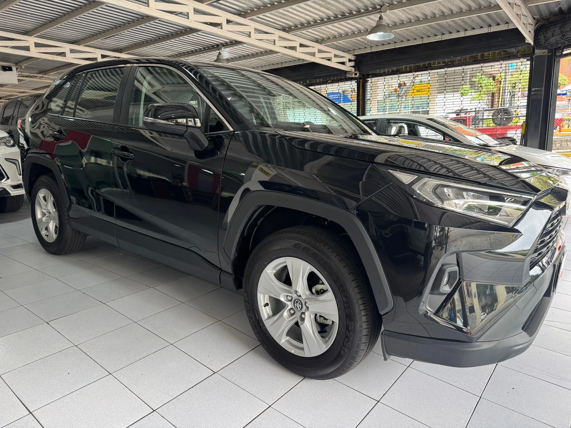 2025 Toyota RAV4 — foto 3