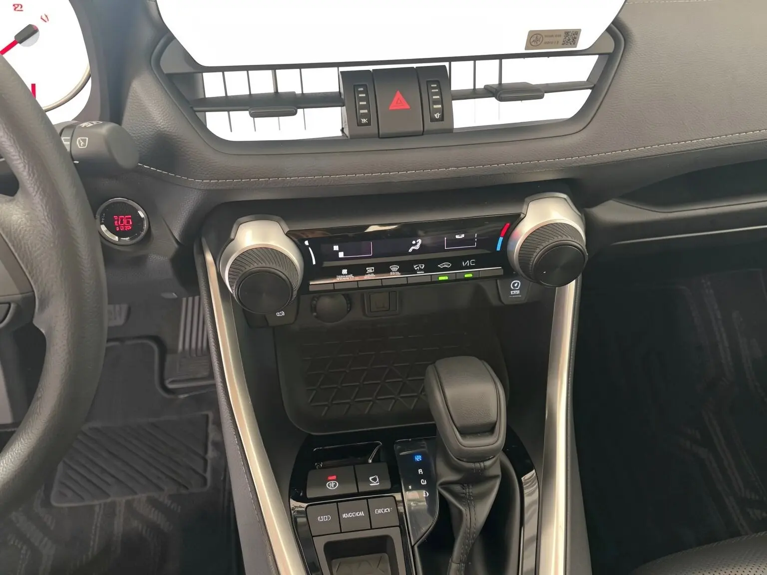 2025 Toyota RAV4 — foto 9