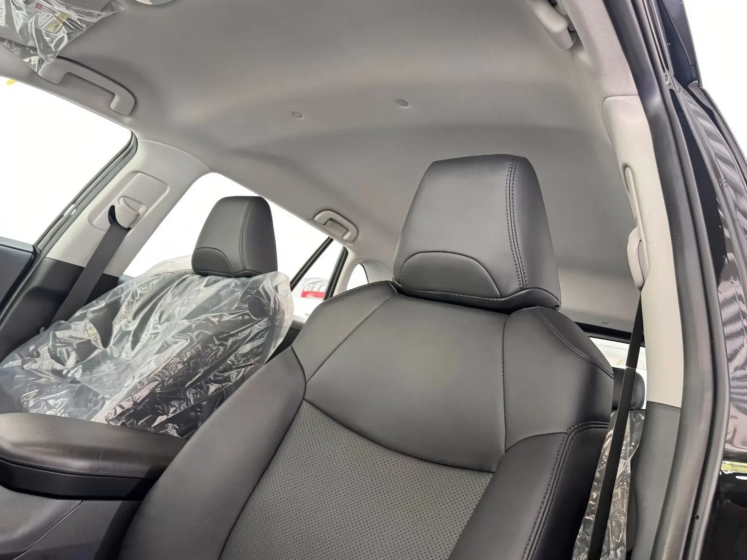 2025 Toyota RAV4 — foto 10