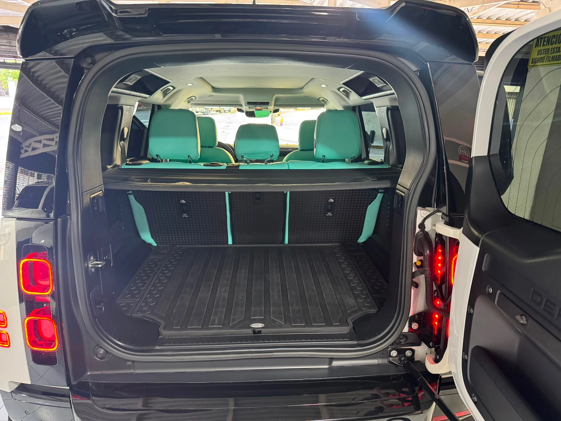 2023 Land Rover Defender P-400 — foto 11