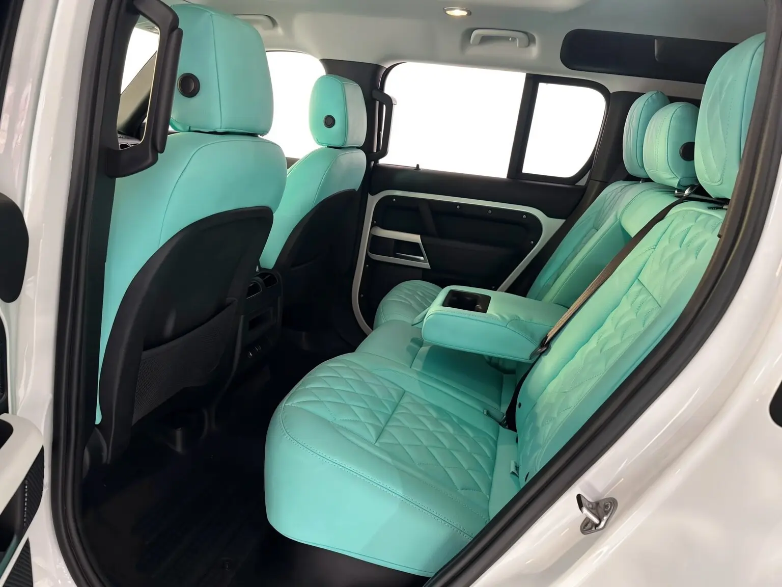 2023 Land Rover Defender P-400 — foto 10