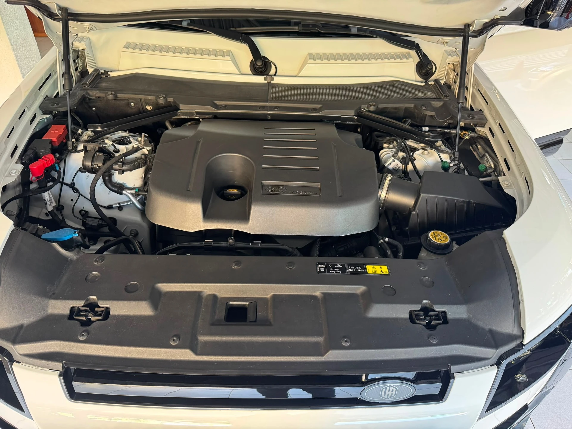 2023 Land Rover Defender P-400 — foto 13
