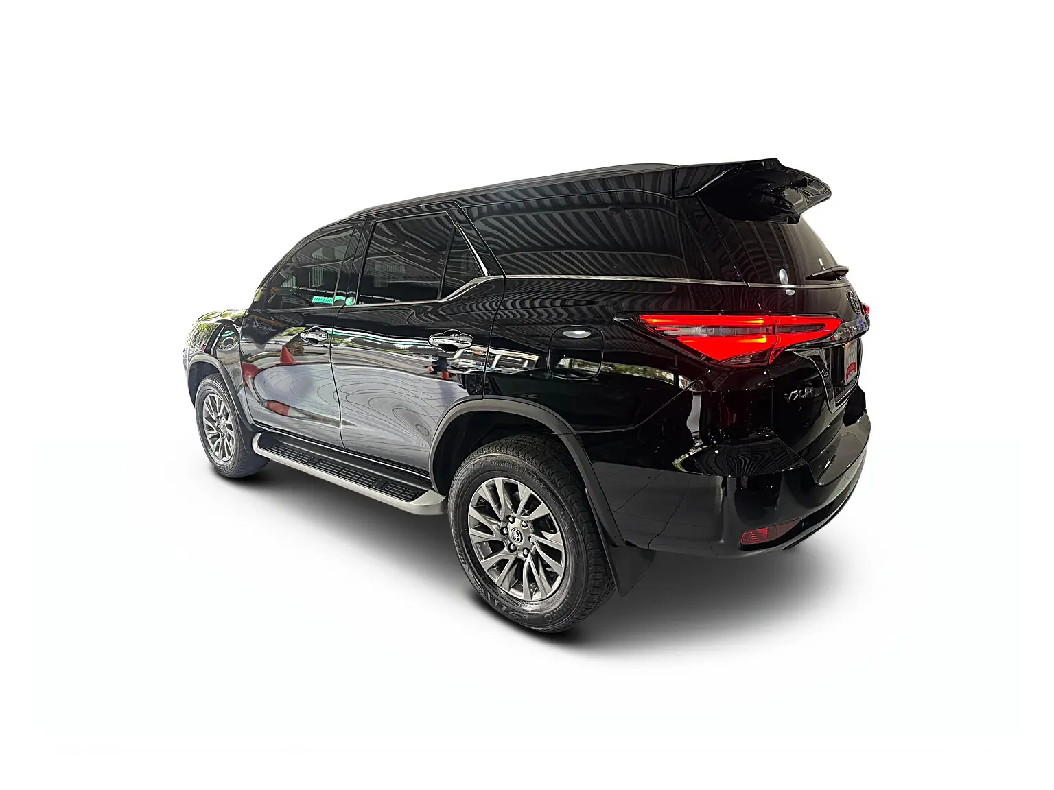 2023 Toyota Fortuner VXR — foto 4