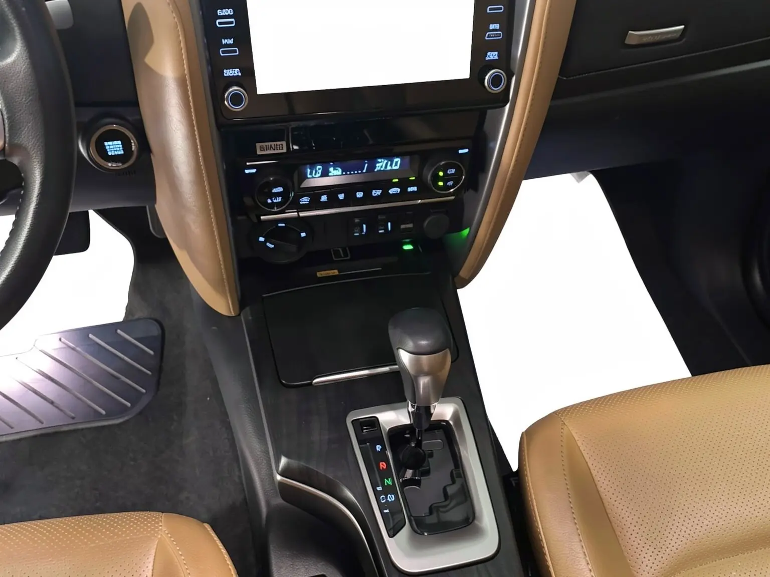 2023 Toyota Fortuner VXR — foto 8