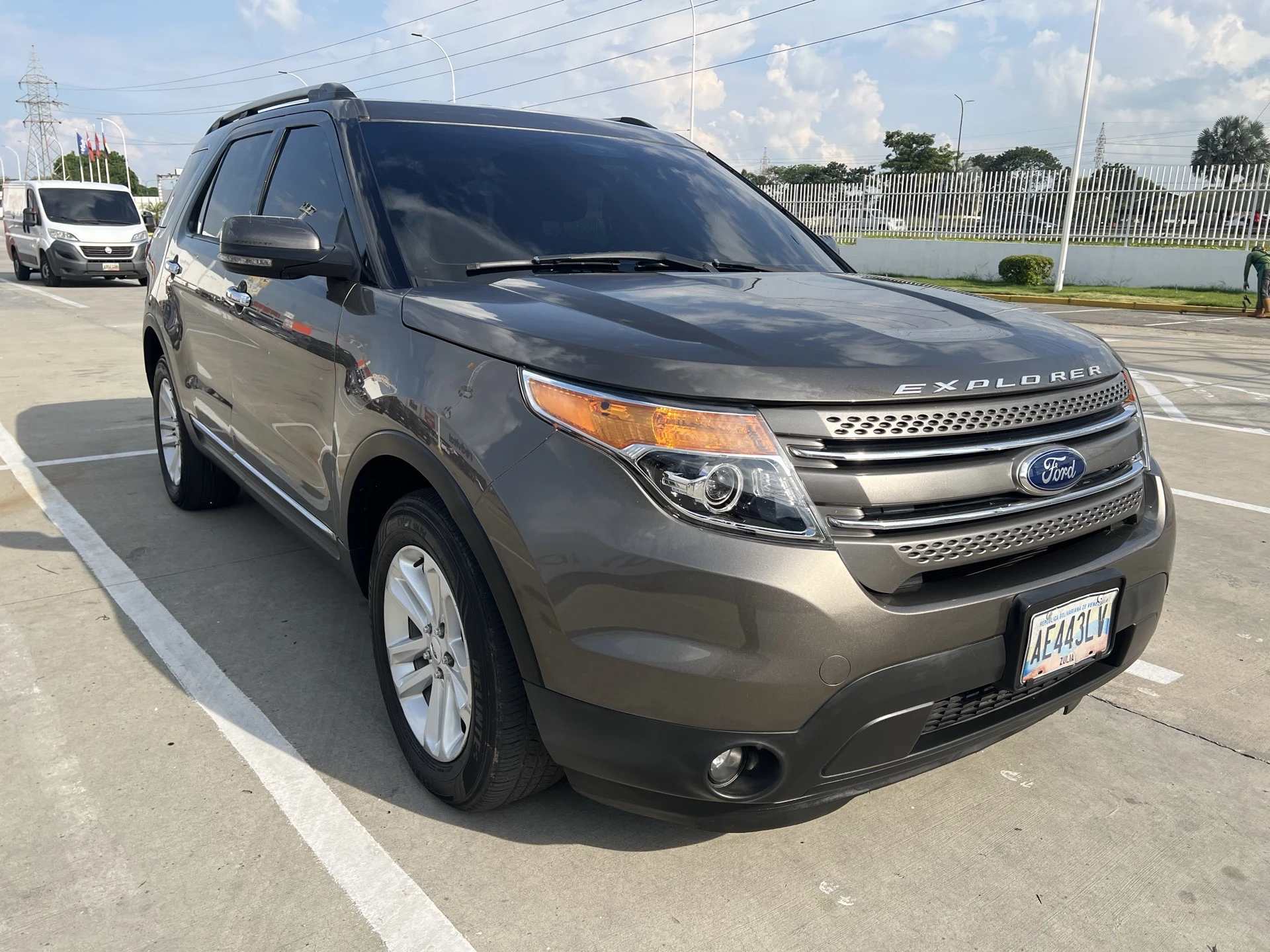 2013 Ford Explorer Limited 4x4 — foto 2