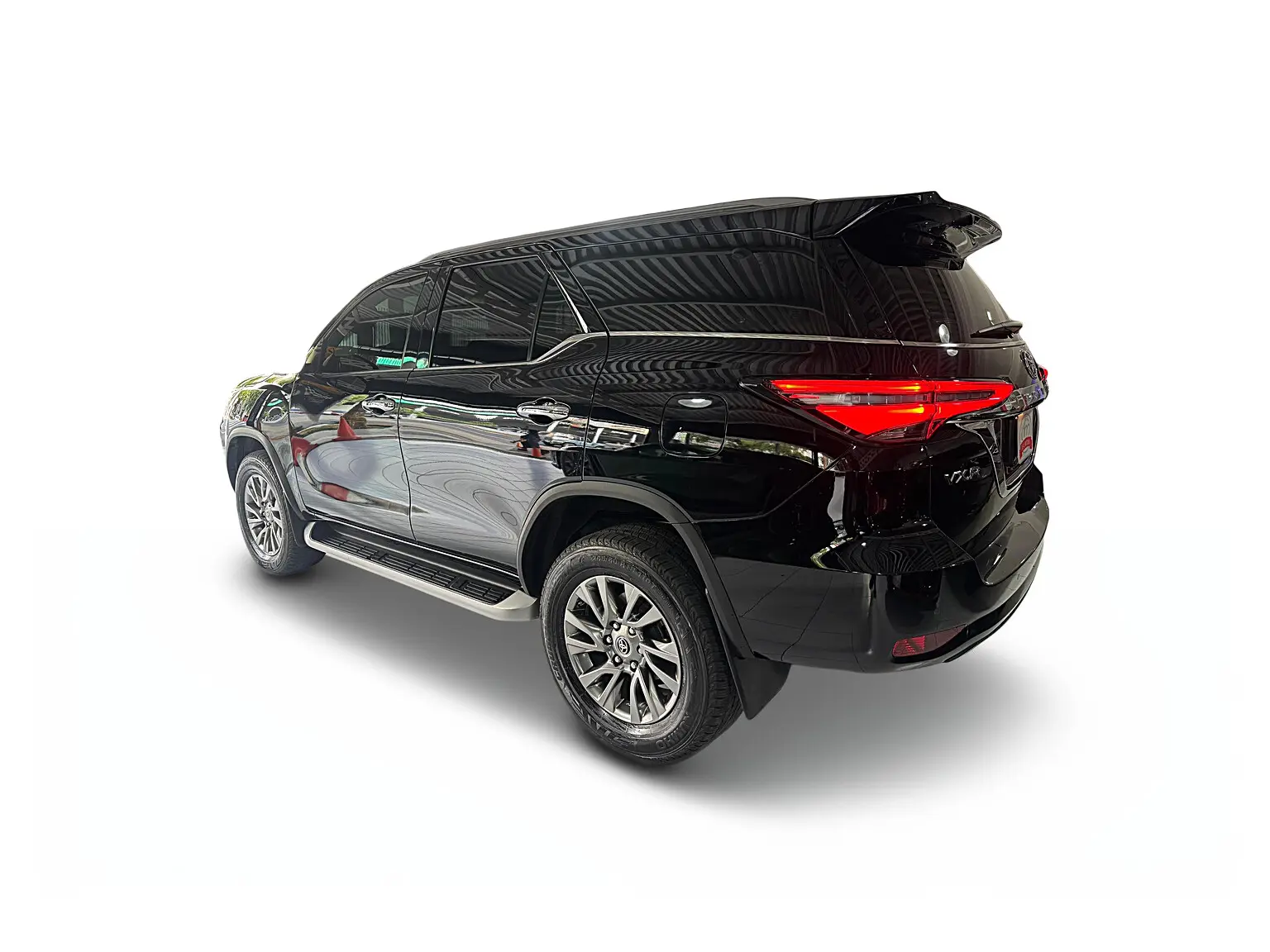2023 Toyota Fortuner VXR — foto 3