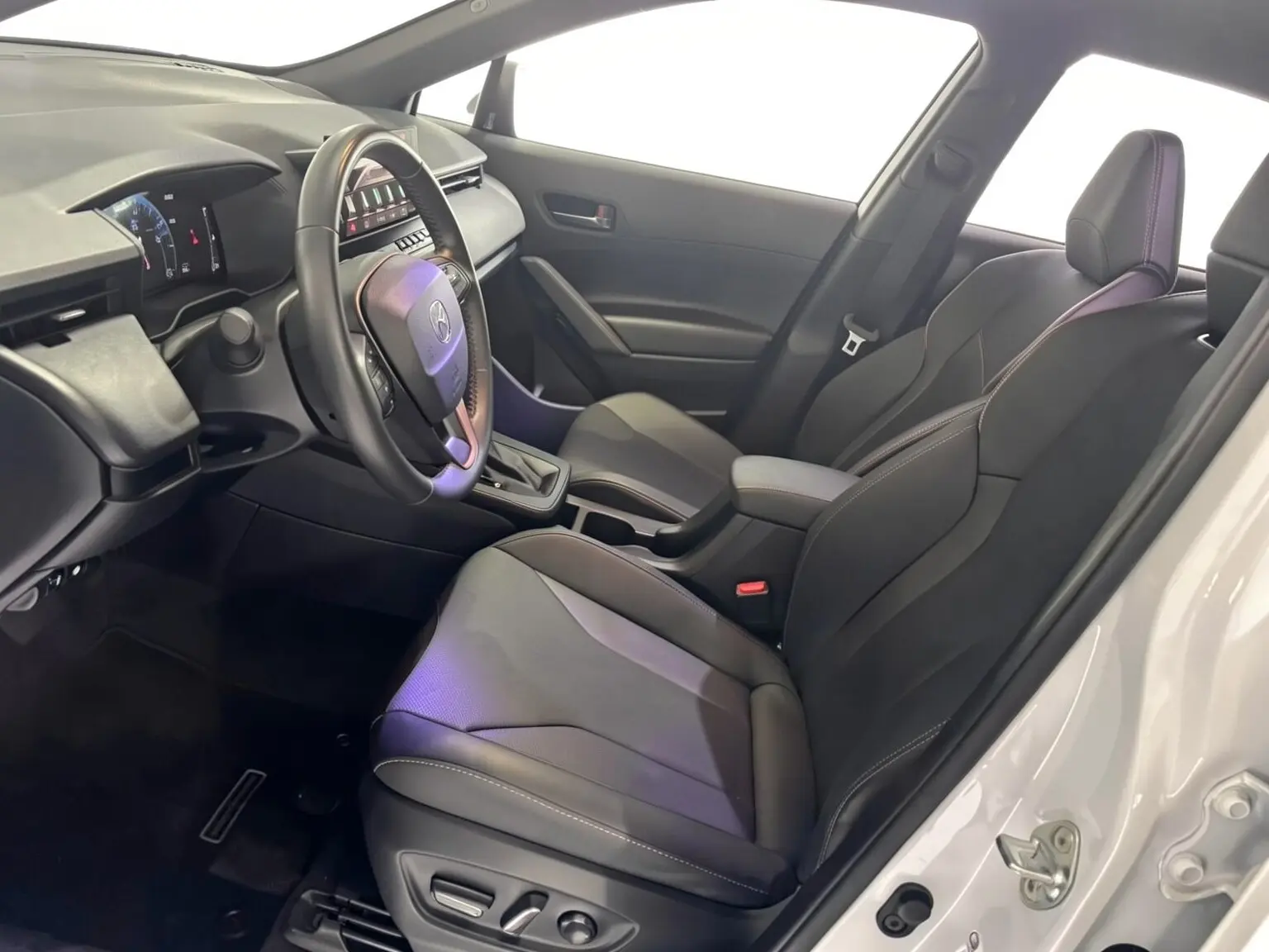 2025 Toyota Corolla Cross ELITE — foto 8