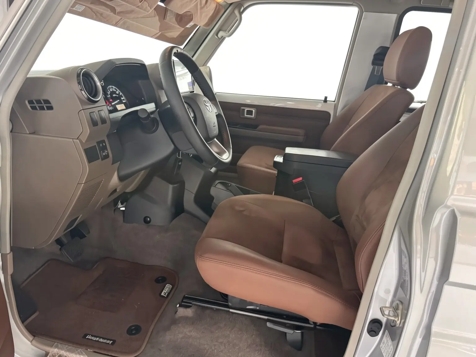 2025 Toyota Land Cruiser LC-71 ANIVERSARIO — foto 5