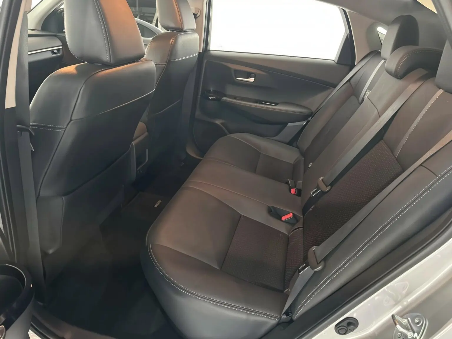 2025 Toyota Yaris G — foto 9