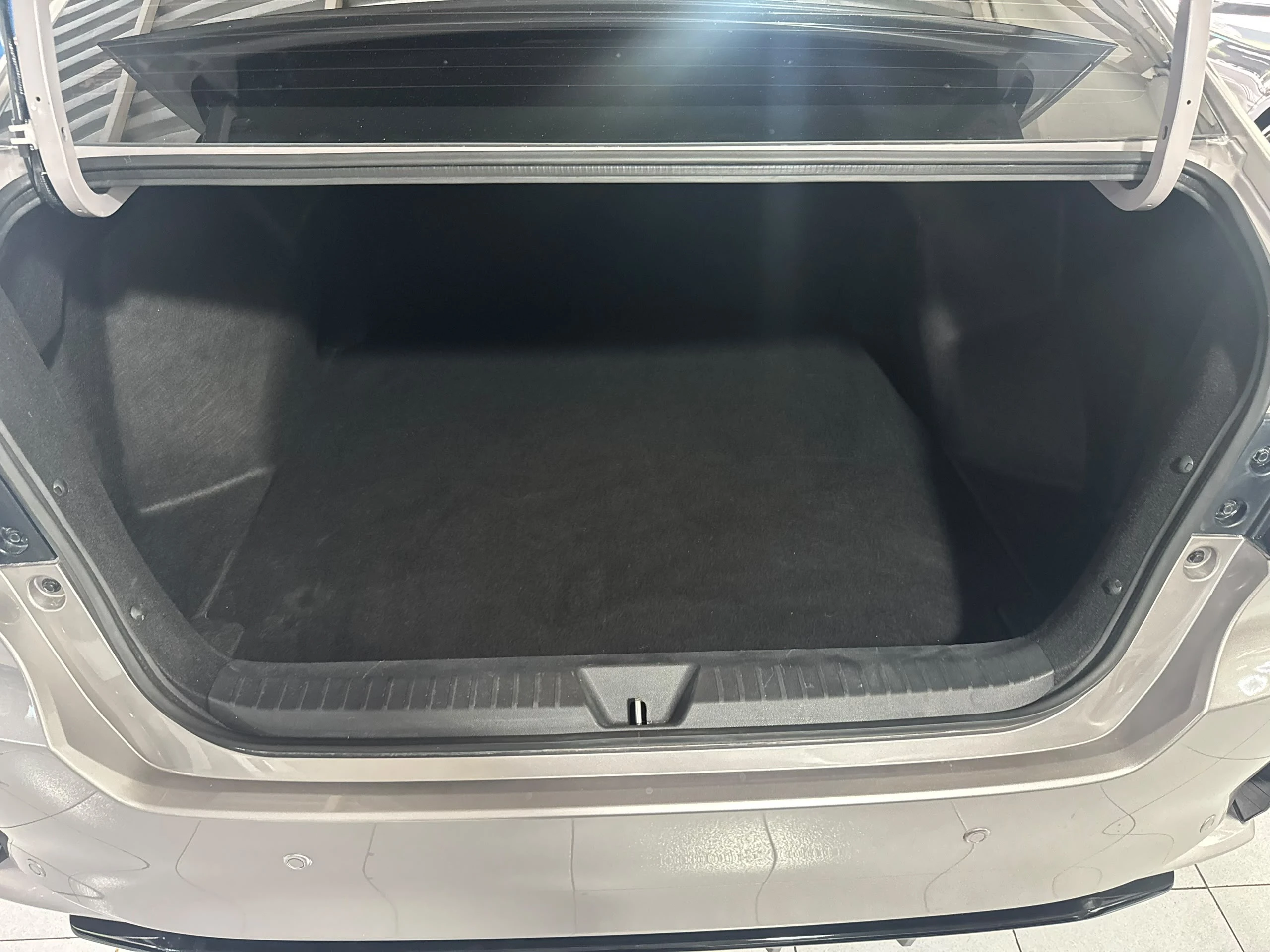 2025 Toyota Yaris G — foto 10