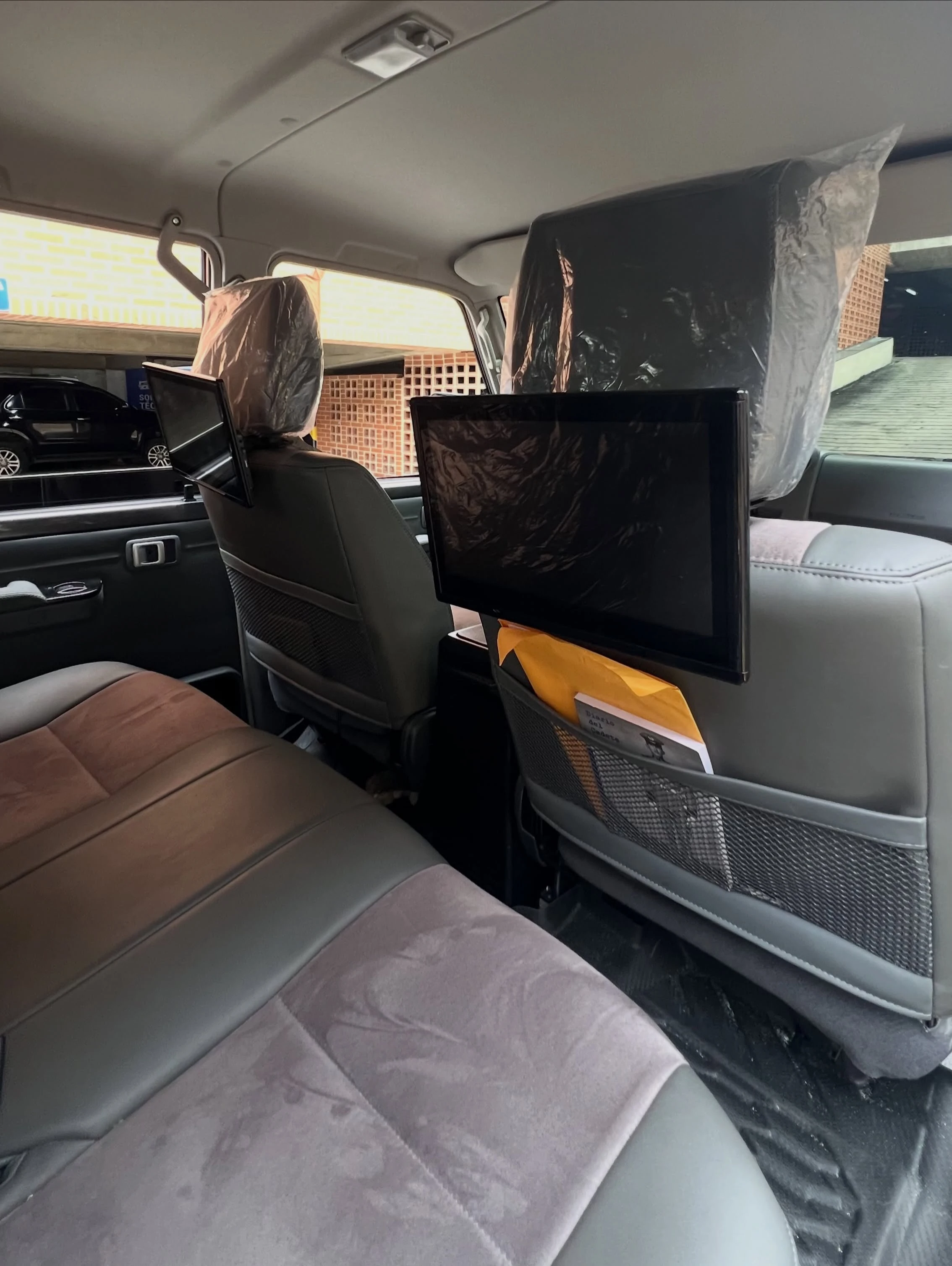 2025 Toyota Land Cruiser Serie 79 — foto 9