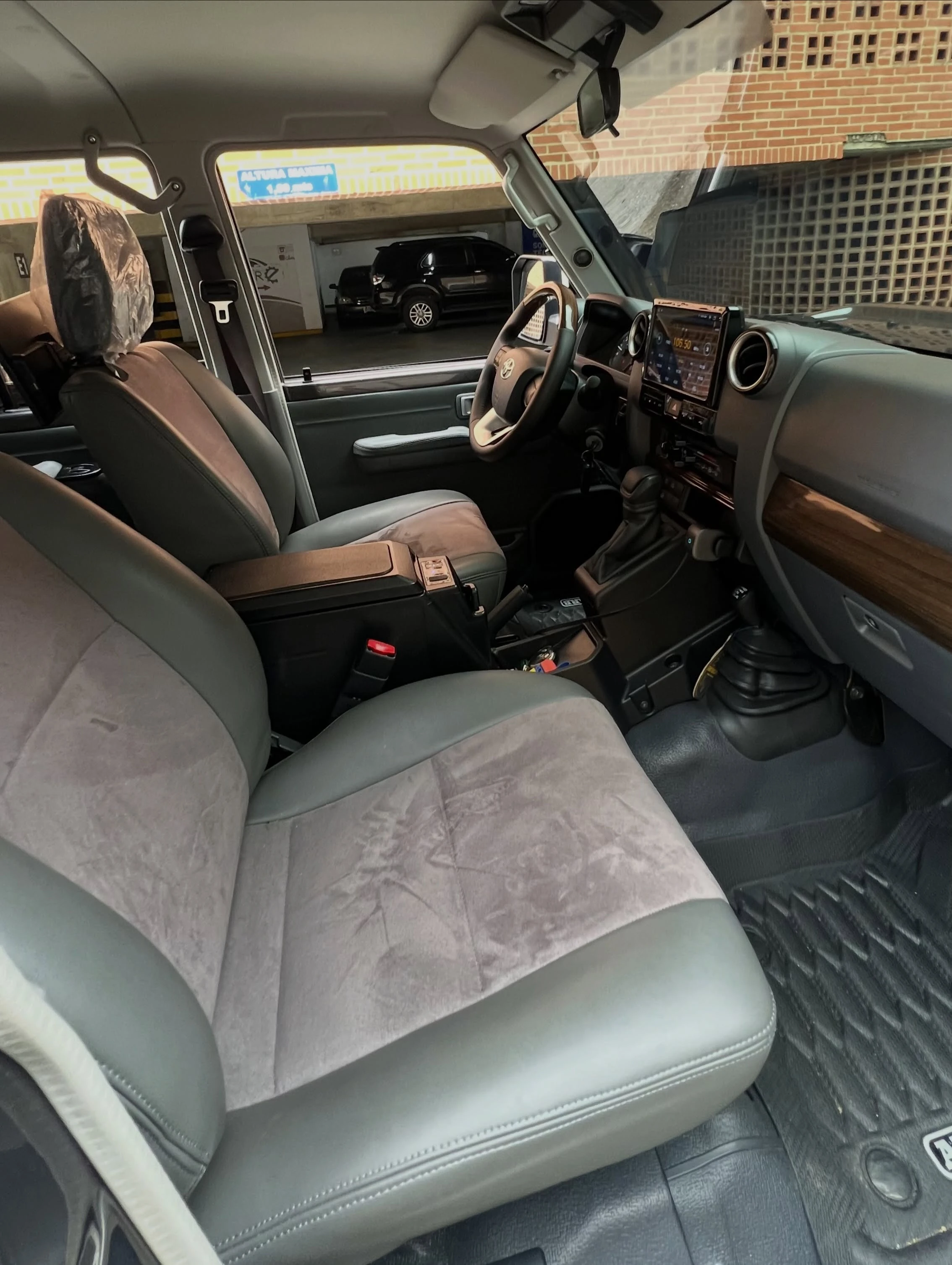 2025 Toyota Land Cruiser Serie 79 — foto 12