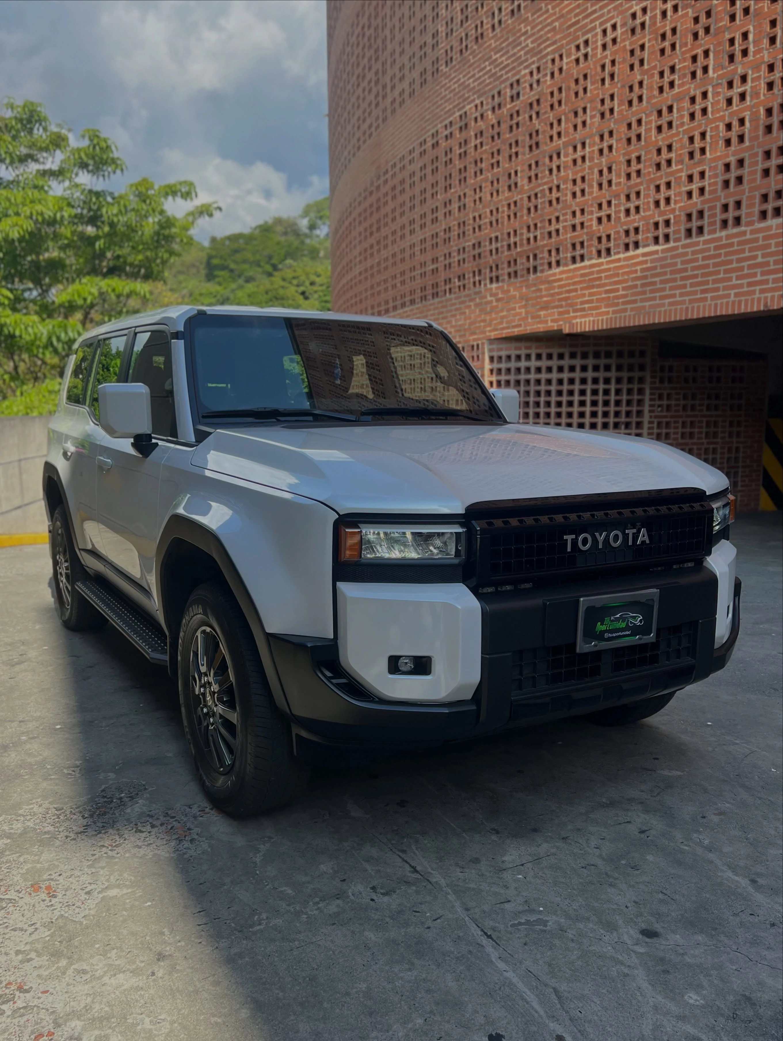 2025 Toyota Land Cruiser Prado — foto 2