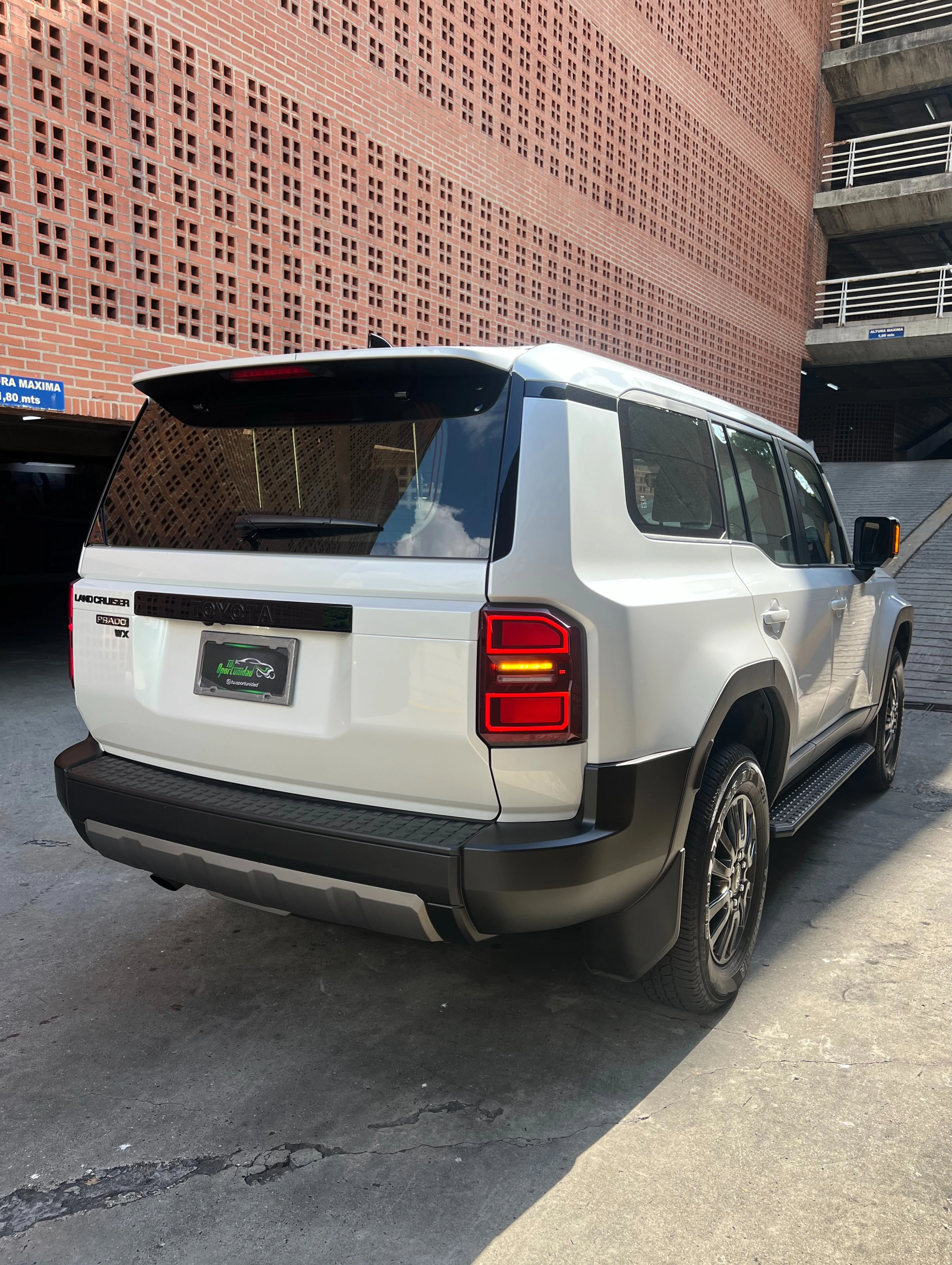 2025 Toyota Land Cruiser Prado — foto 3