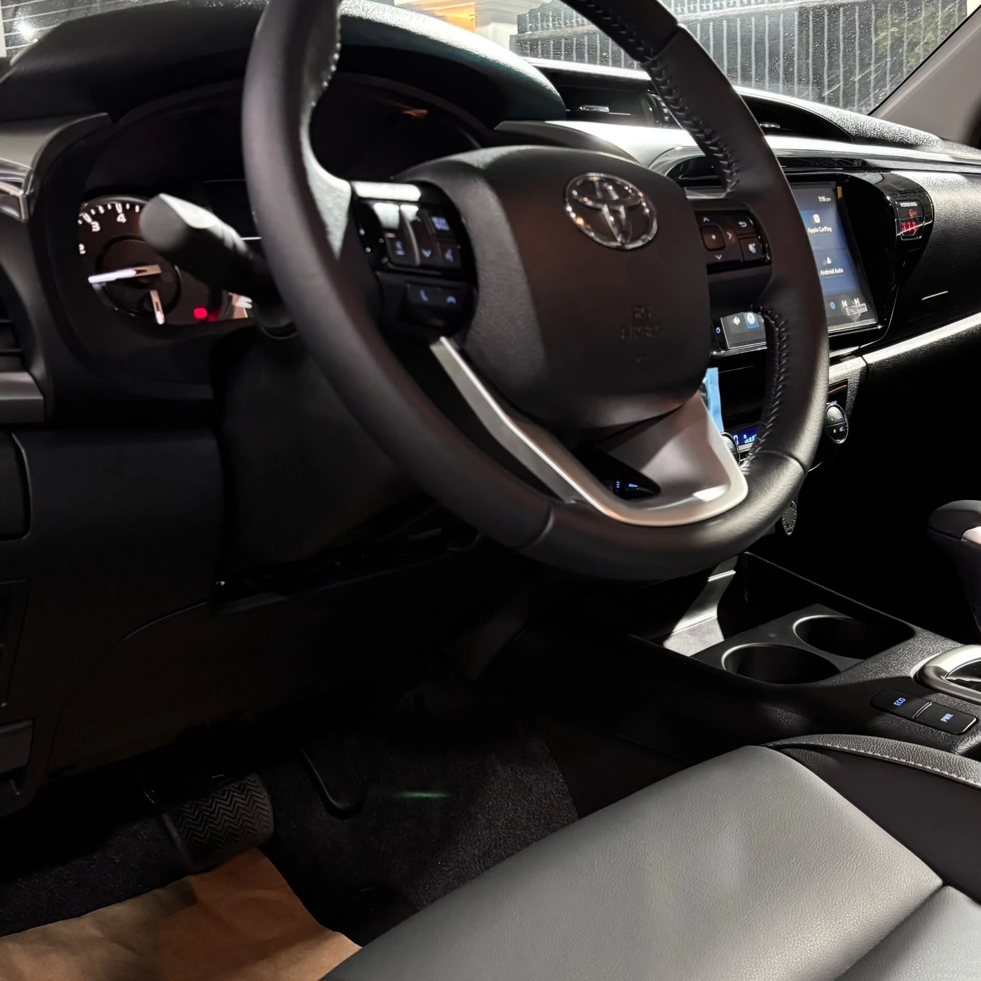 2026 Toyota Hilux 4.0 — foto 5
