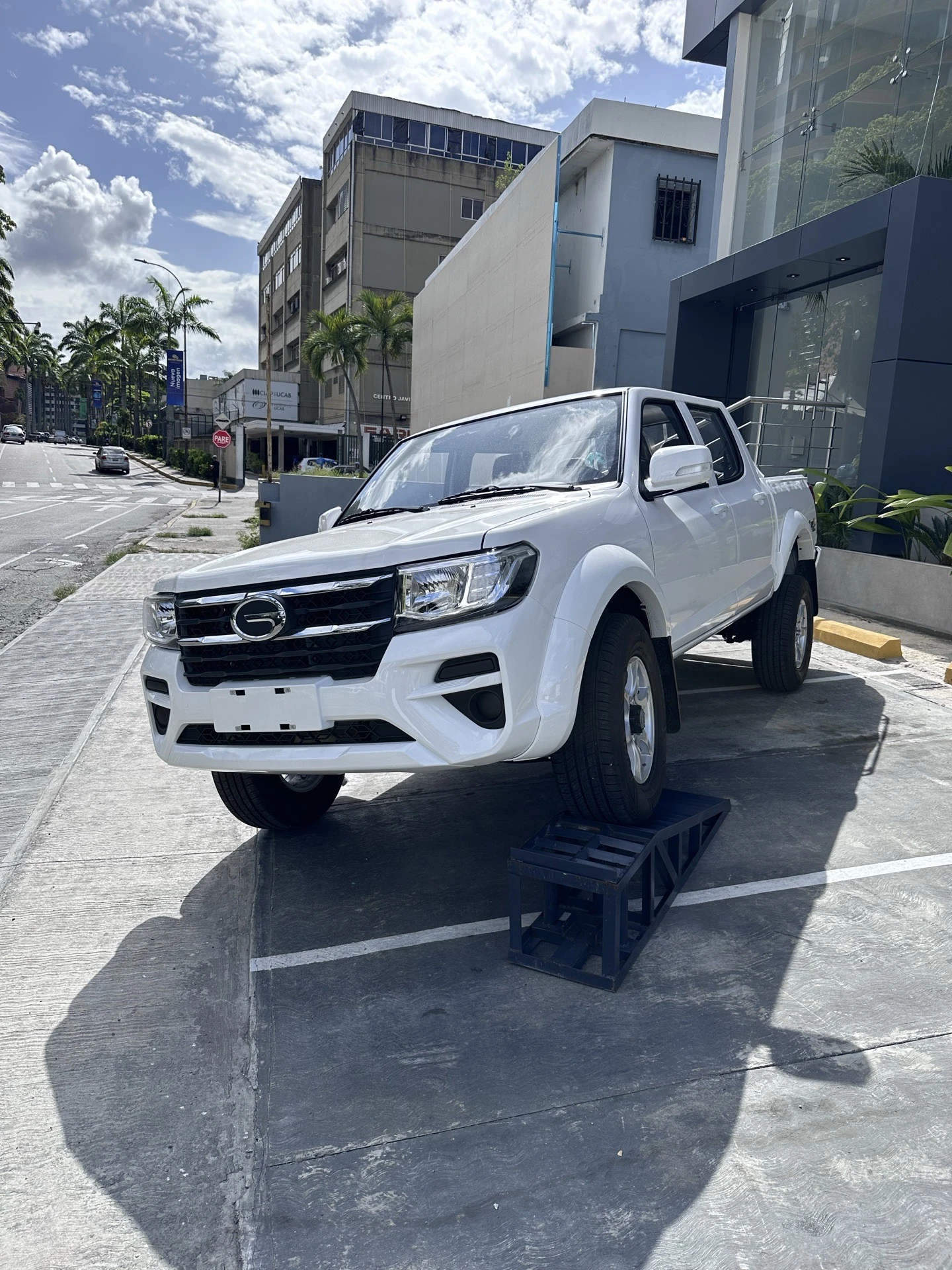2027 GAC Smilodon 4x2 y 4x4