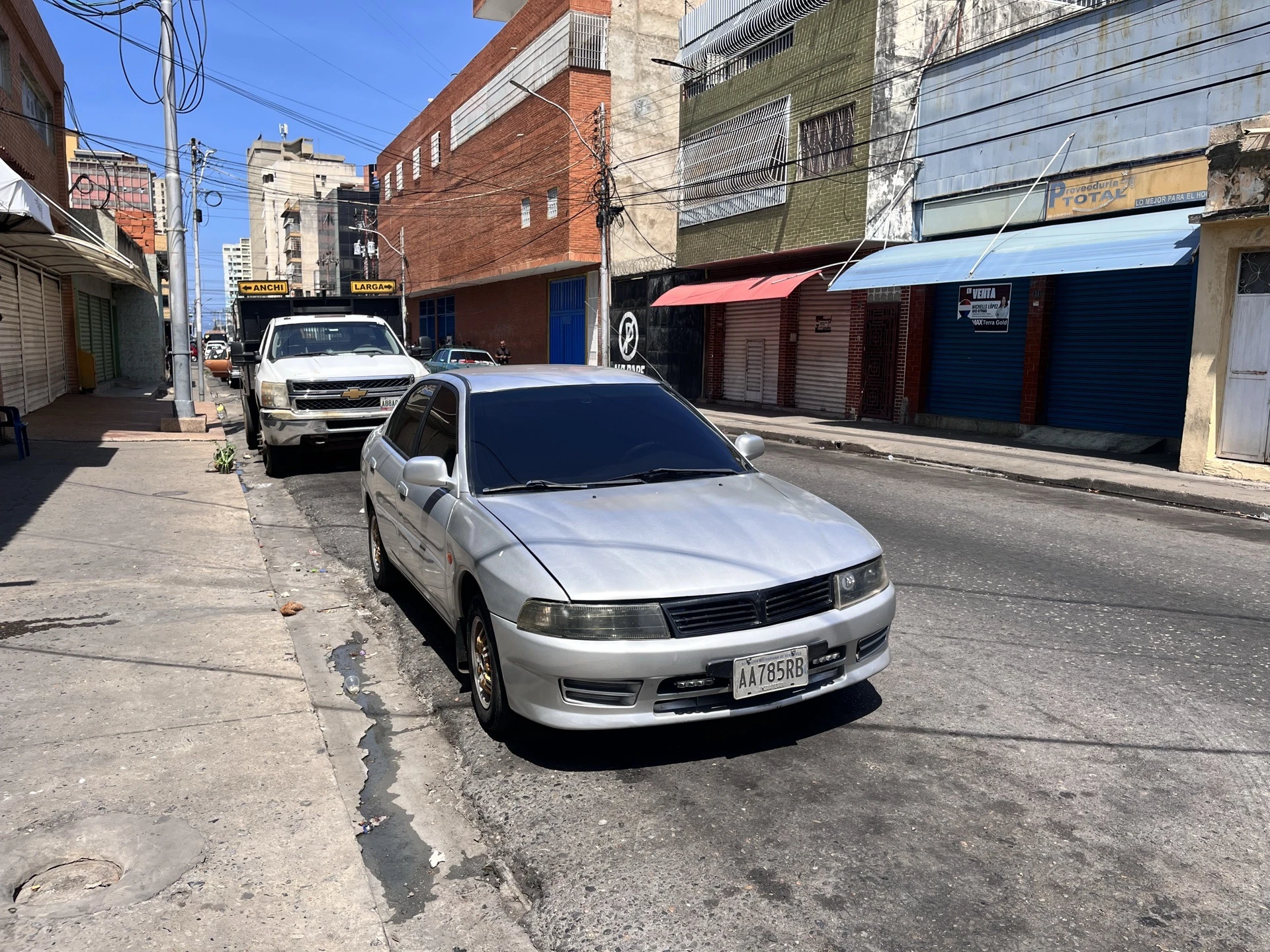 2010 Mitsubishi Signo Glx